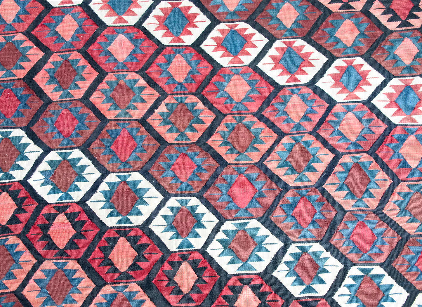 Early 20th Century Persian Ersin Kilim Rug For Sale