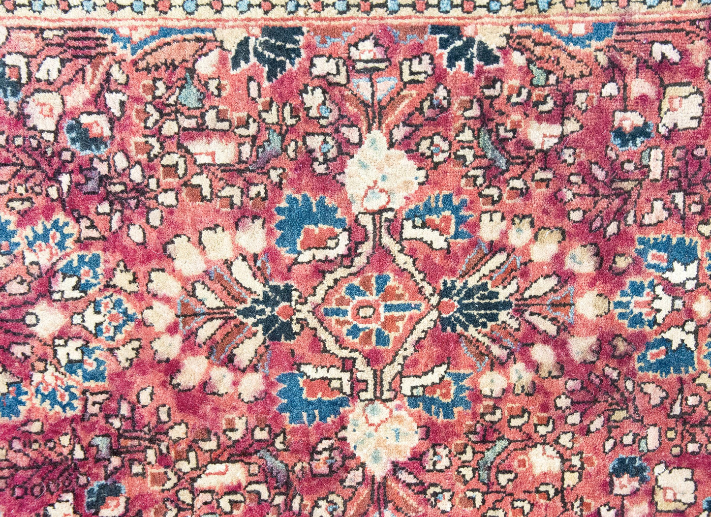 Early 20th Century Persian Sarouk Rug For Sale