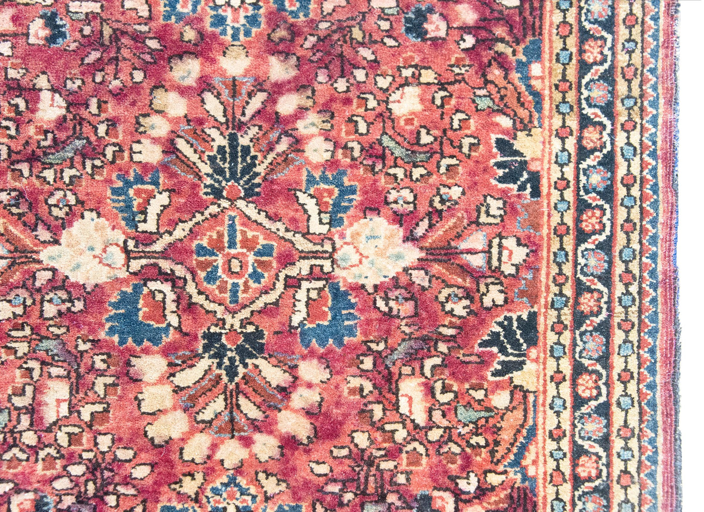 Early 20th Century Persian Sarouk Rug For Sale