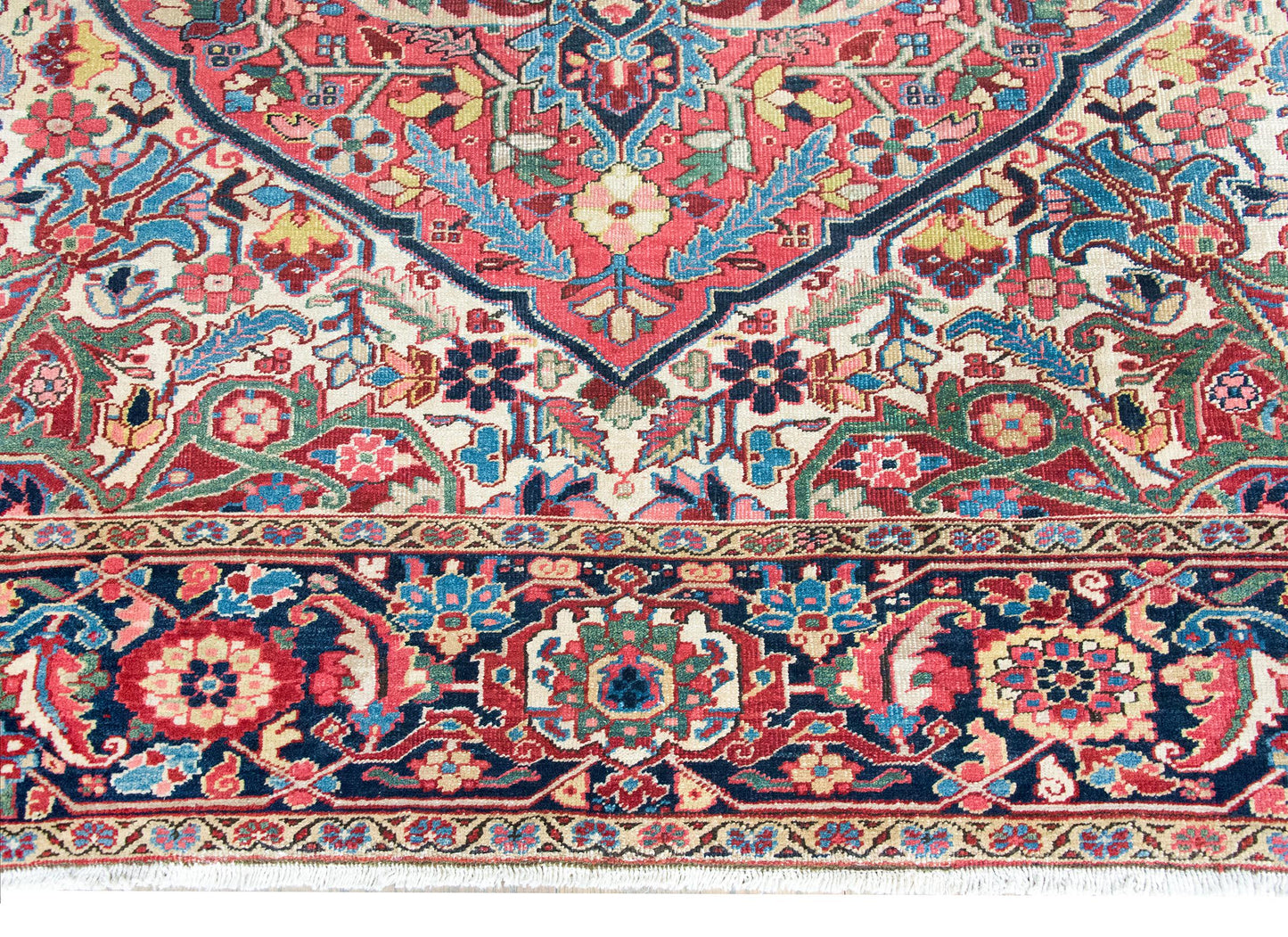 Early 20th Century Persian Heriz Rug For Sale