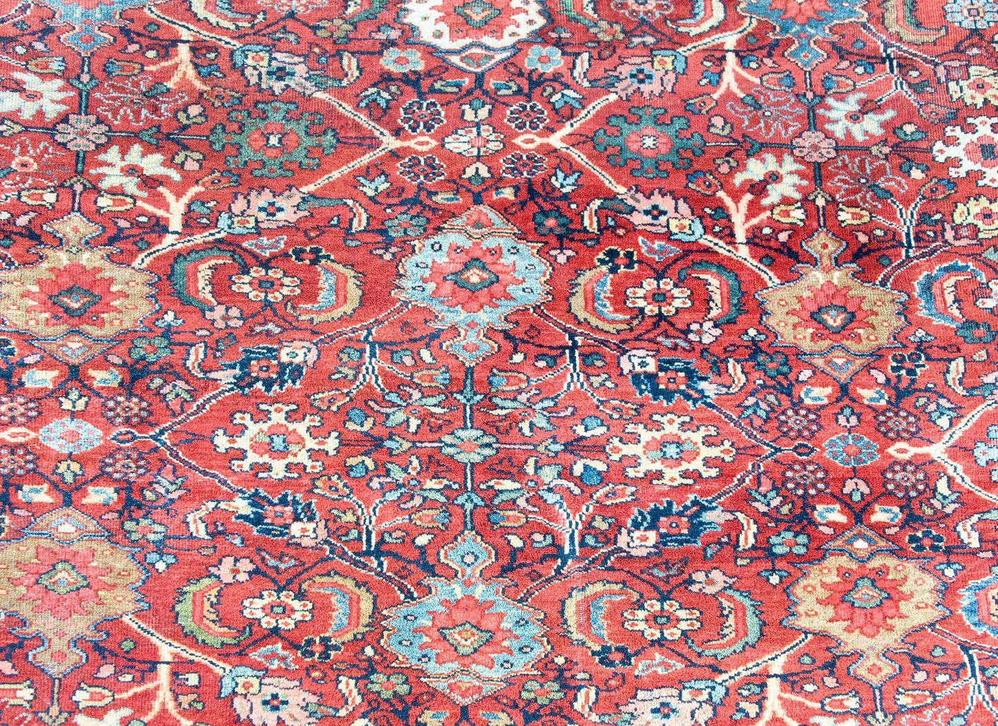 Early 20th Century Persian Sultanabad Rug For Sale
