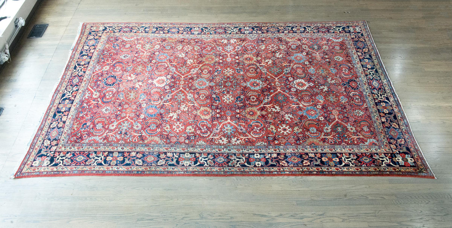 Early 20th Century Persian Sultanabad Rug For Sale