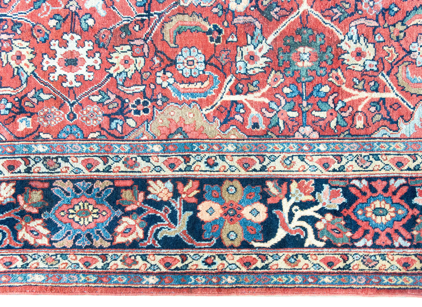 Early 20th Century Persian Sultanabad Rug For Sale