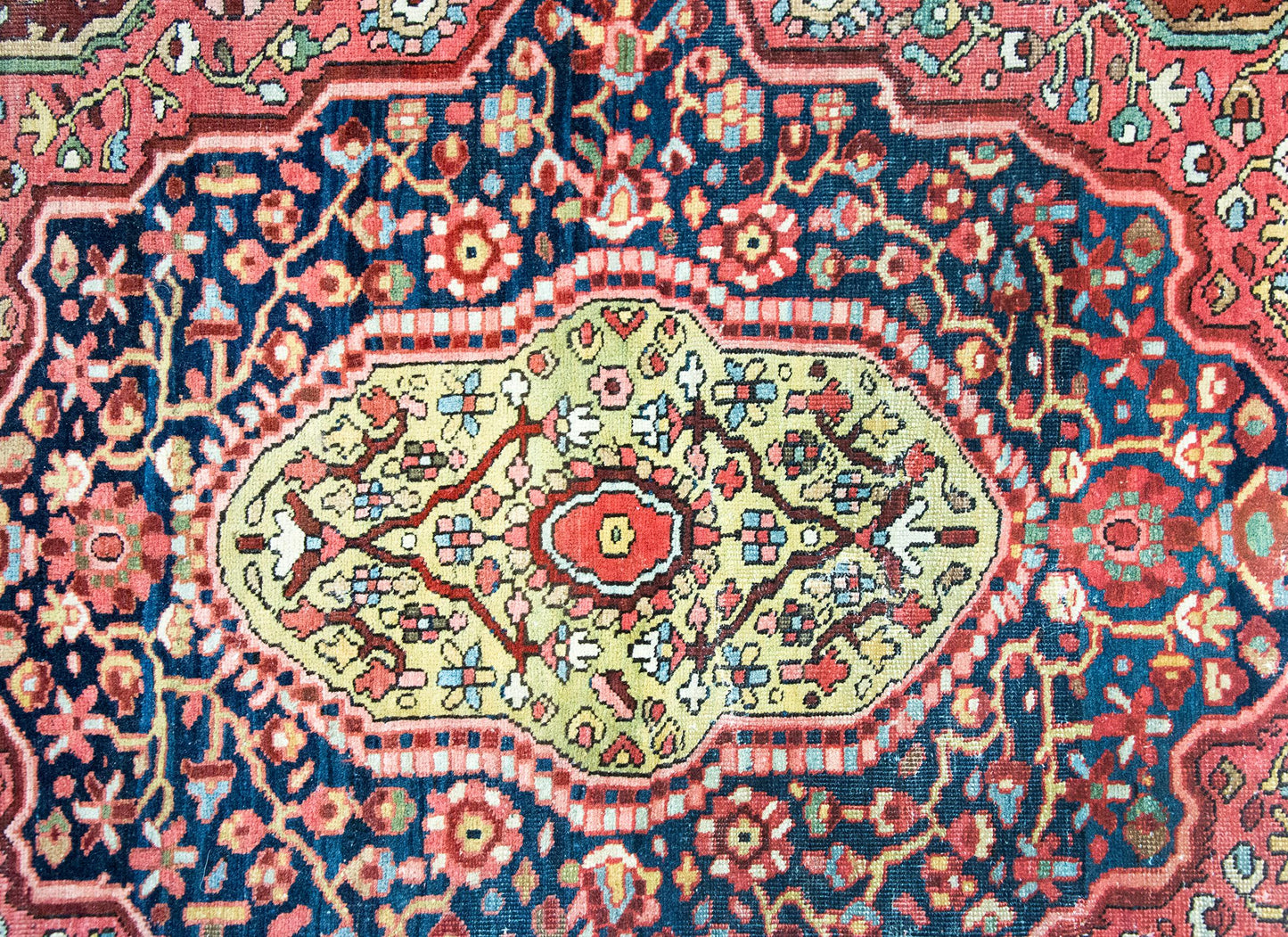 Early 20th Century Persian Sarouk Farahan Rug For Sale