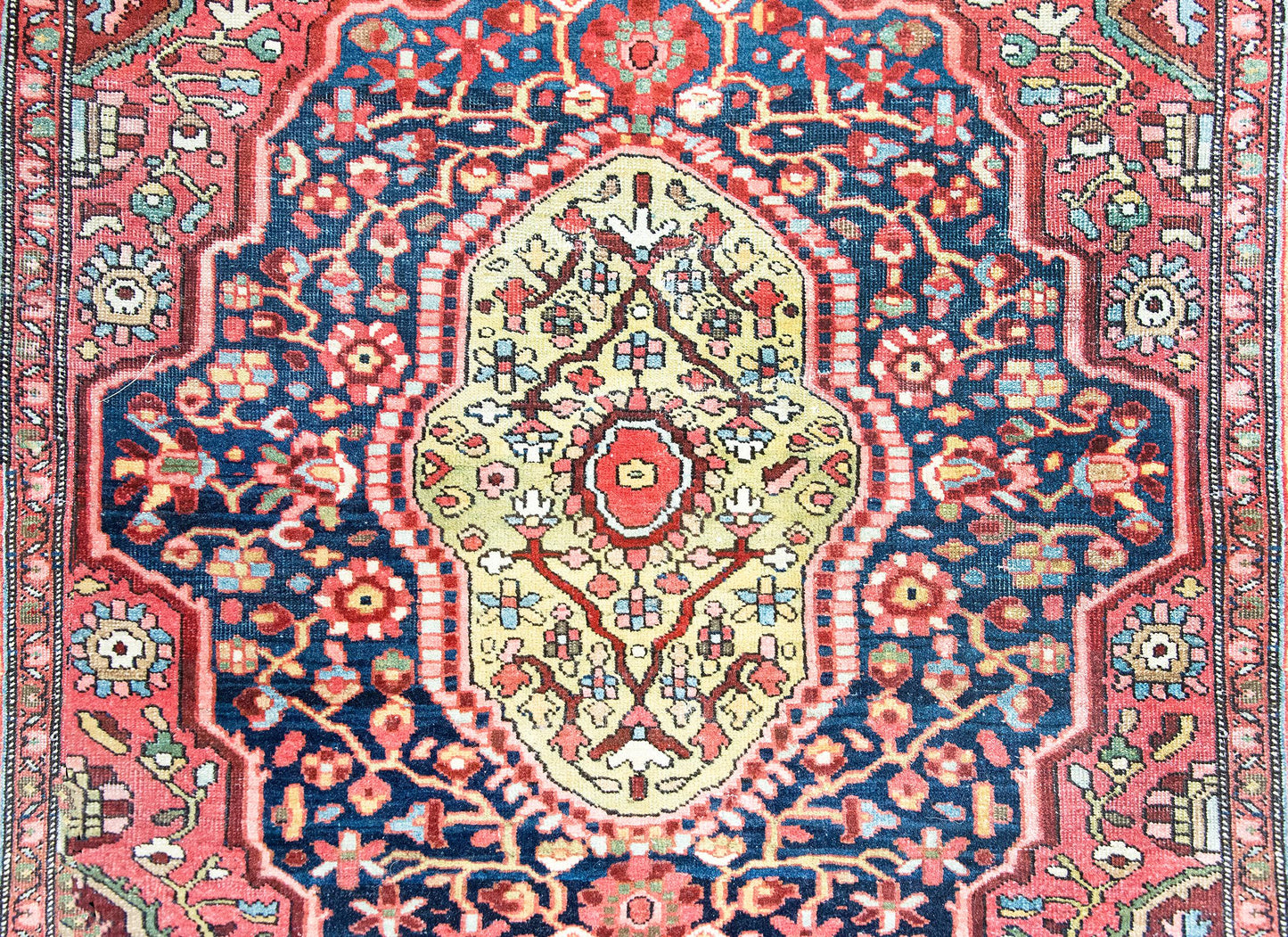 Early 20th Century Persian Sarouk Farahan Rug For Sale