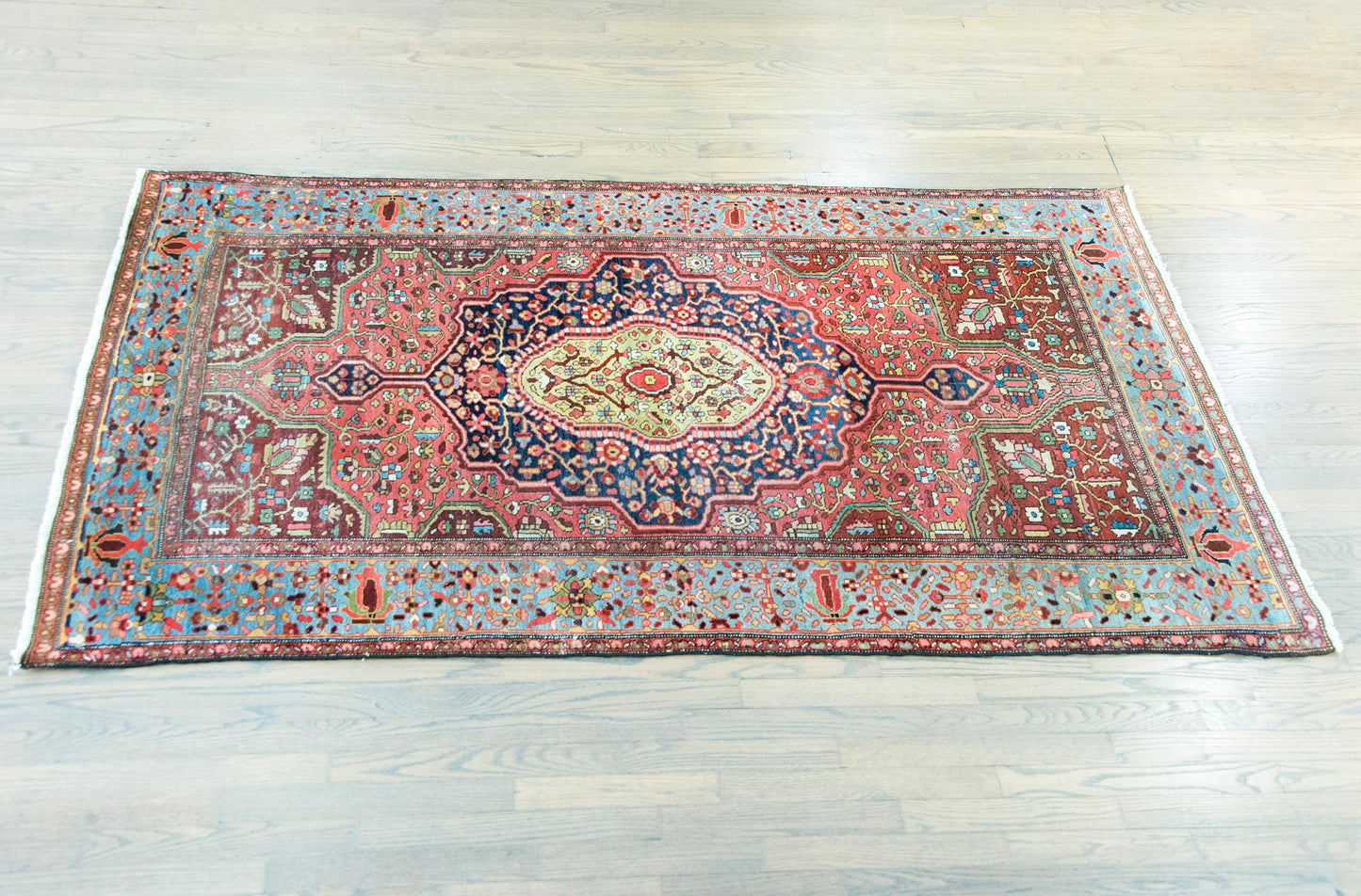 Early 20th Century Persian Sarouk Farahan Rug For Sale