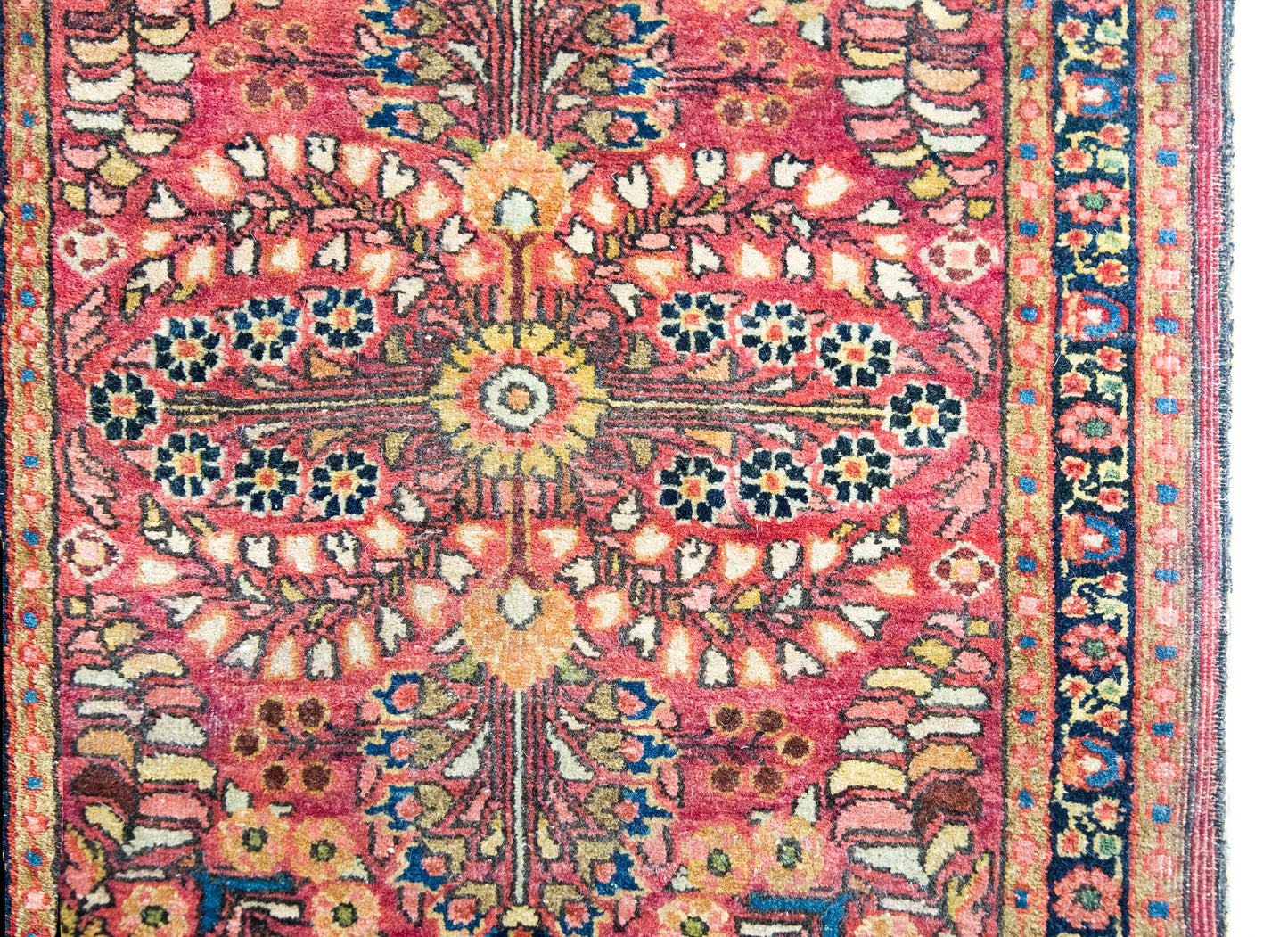 Early 20th Century Persian Sarouk Rug For Sale