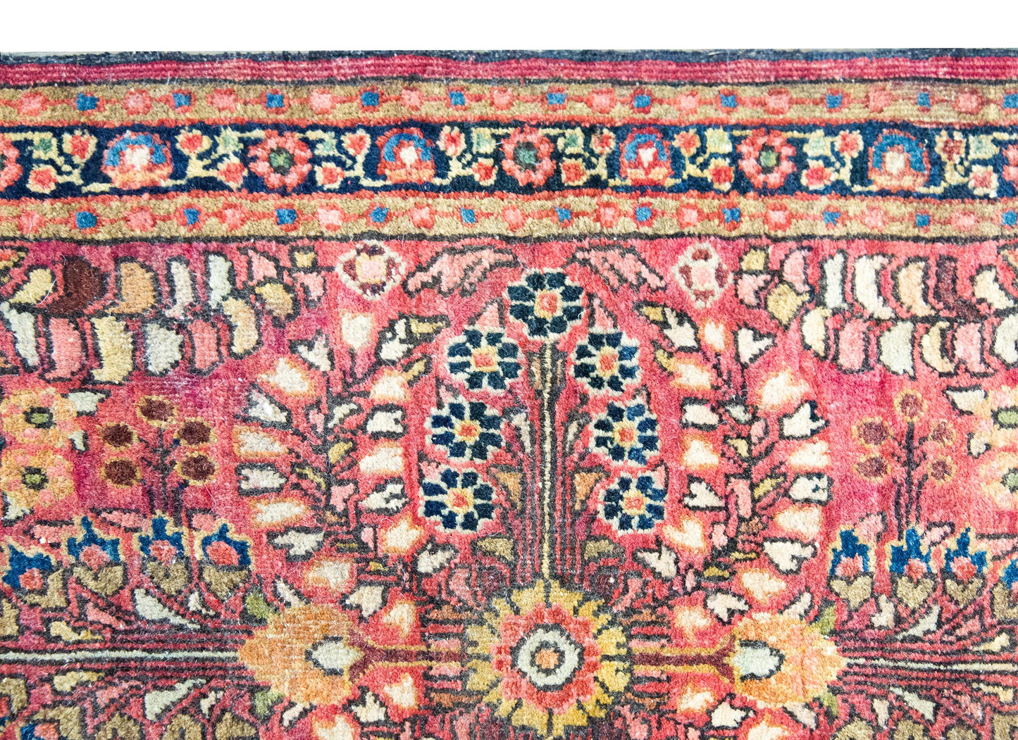 Early 20th Century Persian Sarouk Rug For Sale