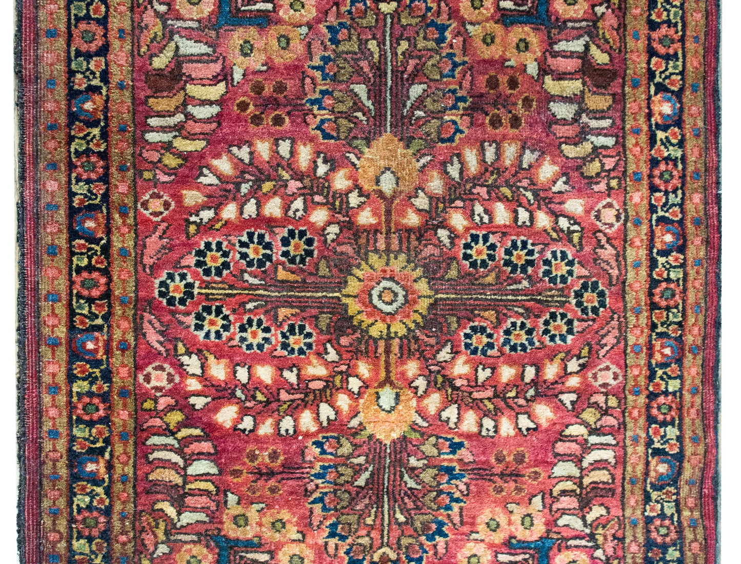 Early 20th Century Persian Sarouk Rug For Sale