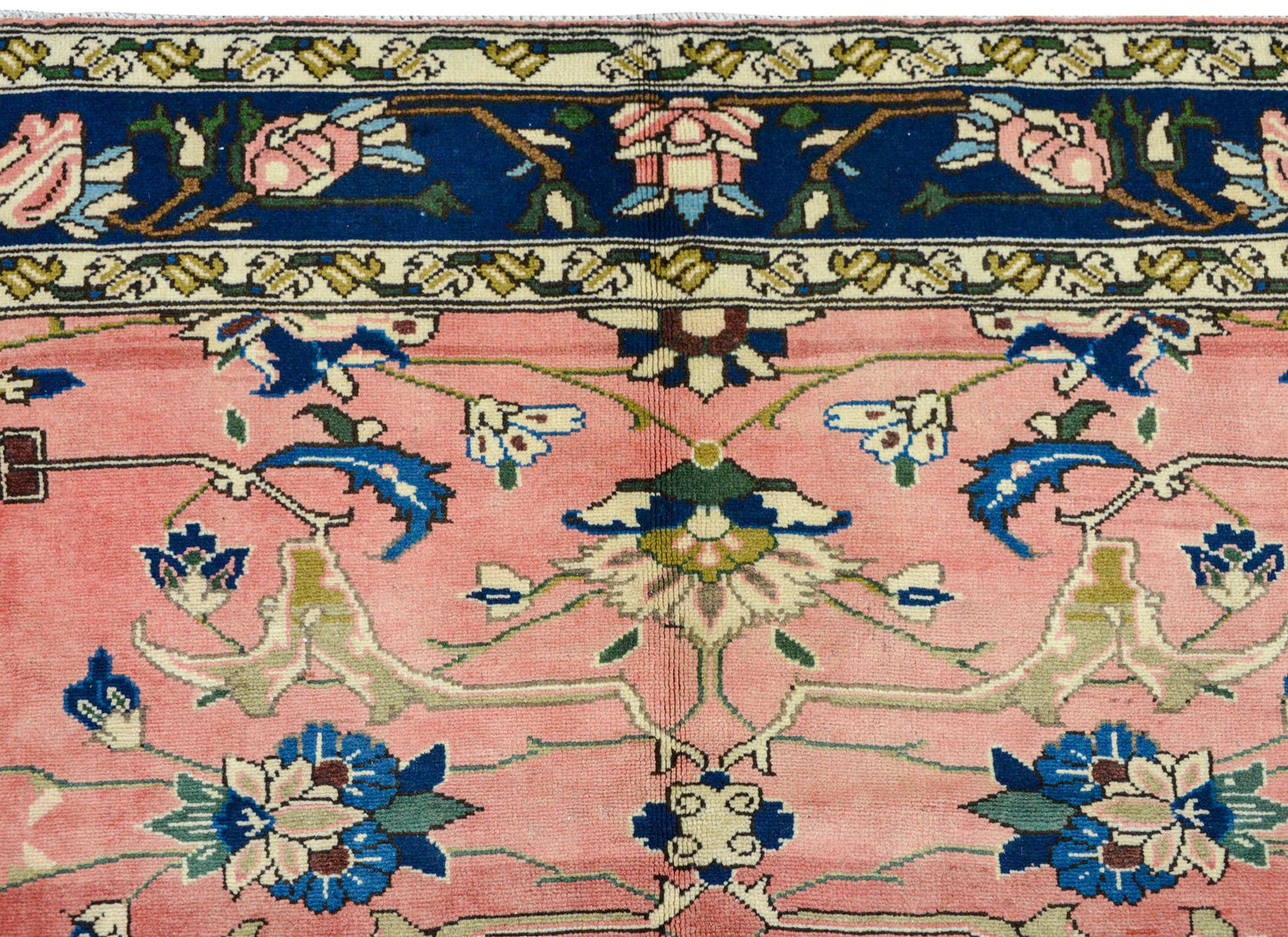 Outstanding Early 20th Century Lilihan Rug For Sale