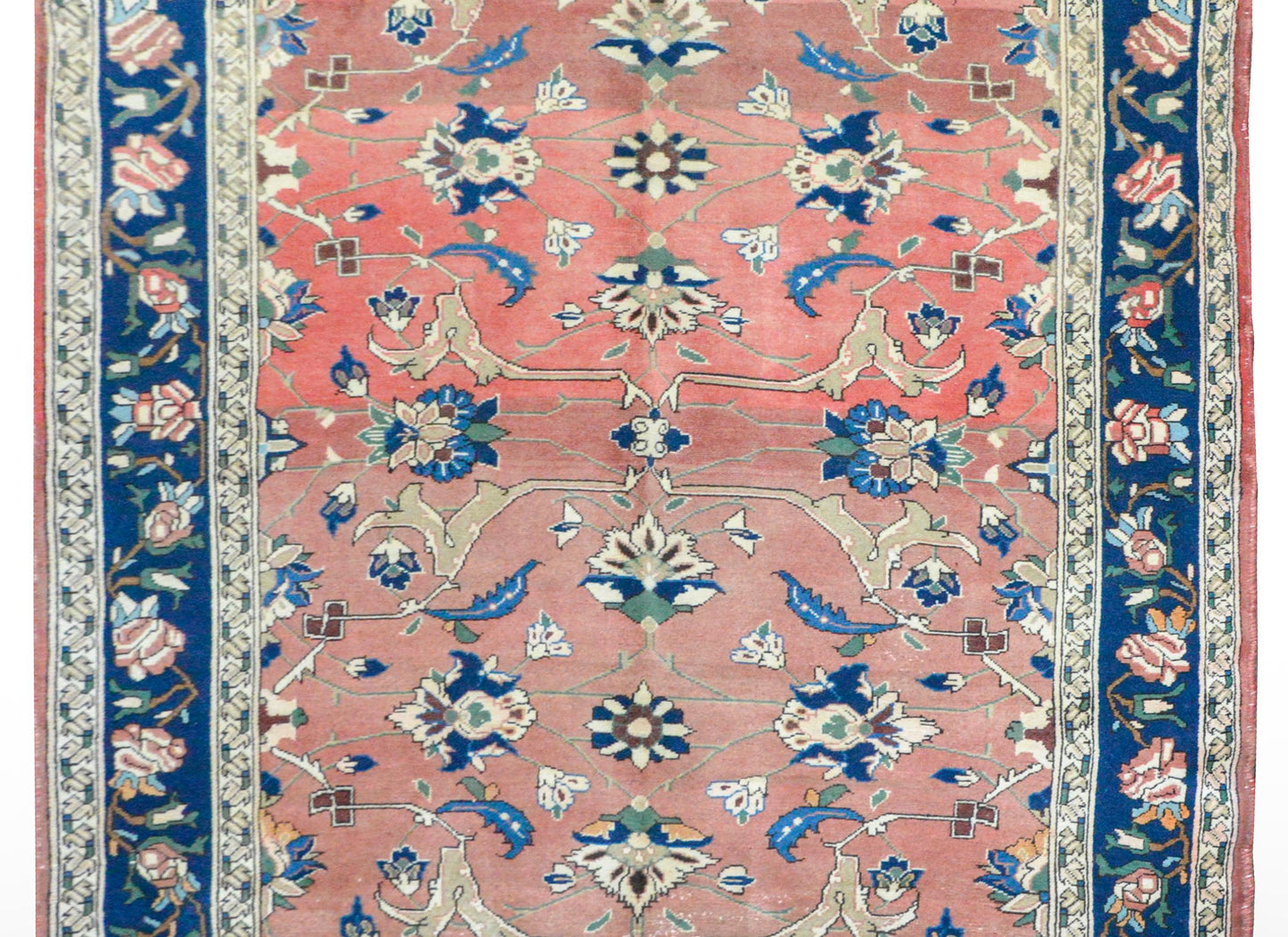 Outstanding Early 20th Century Lilihan Rug For Sale