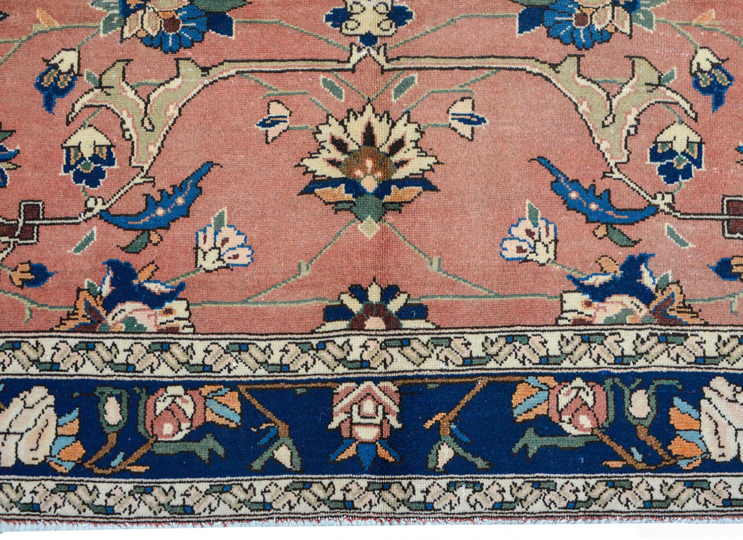Outstanding Early 20th Century Lilihan Rug For Sale