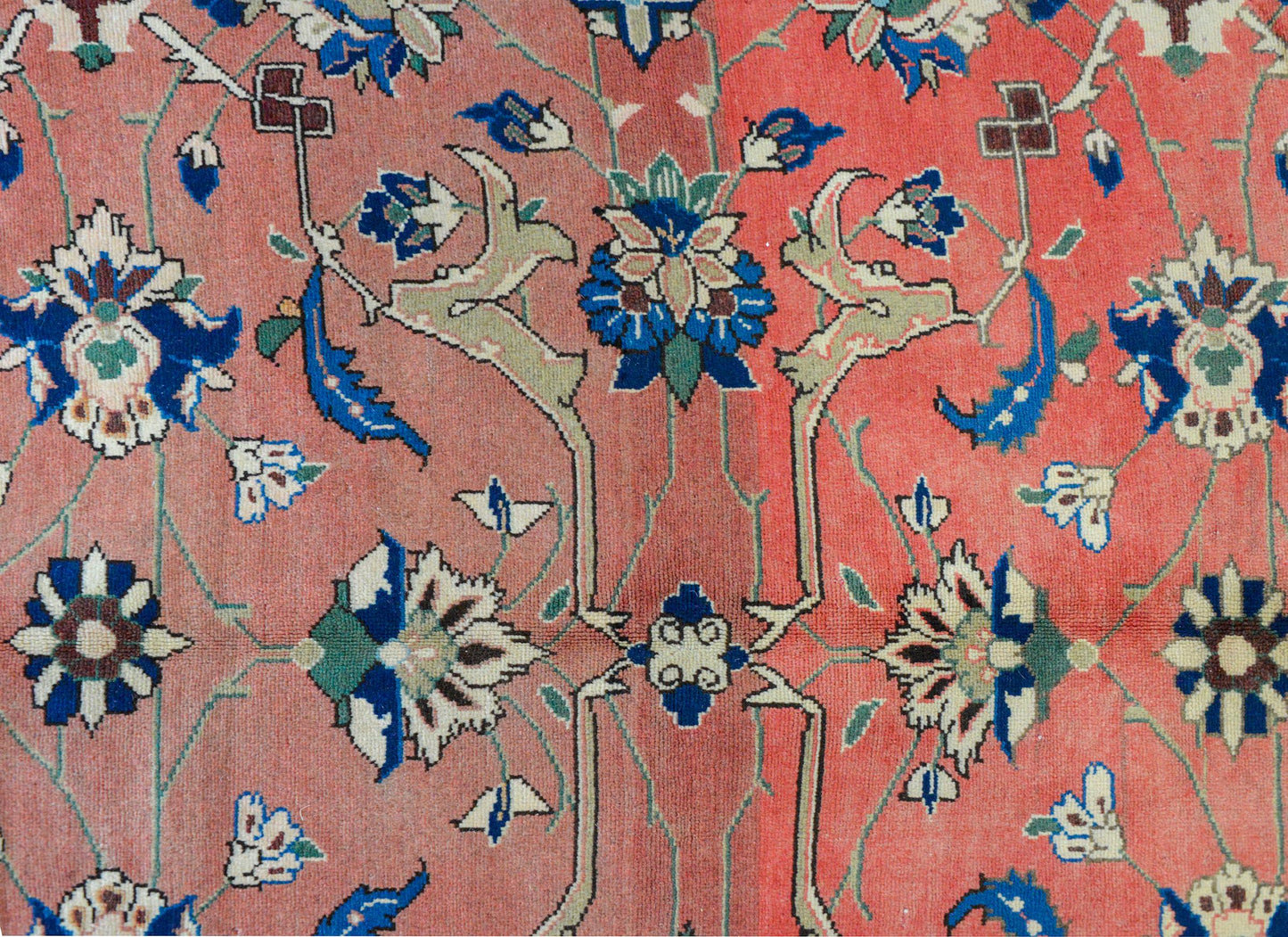 Outstanding Early 20th Century Lilihan Rug For Sale