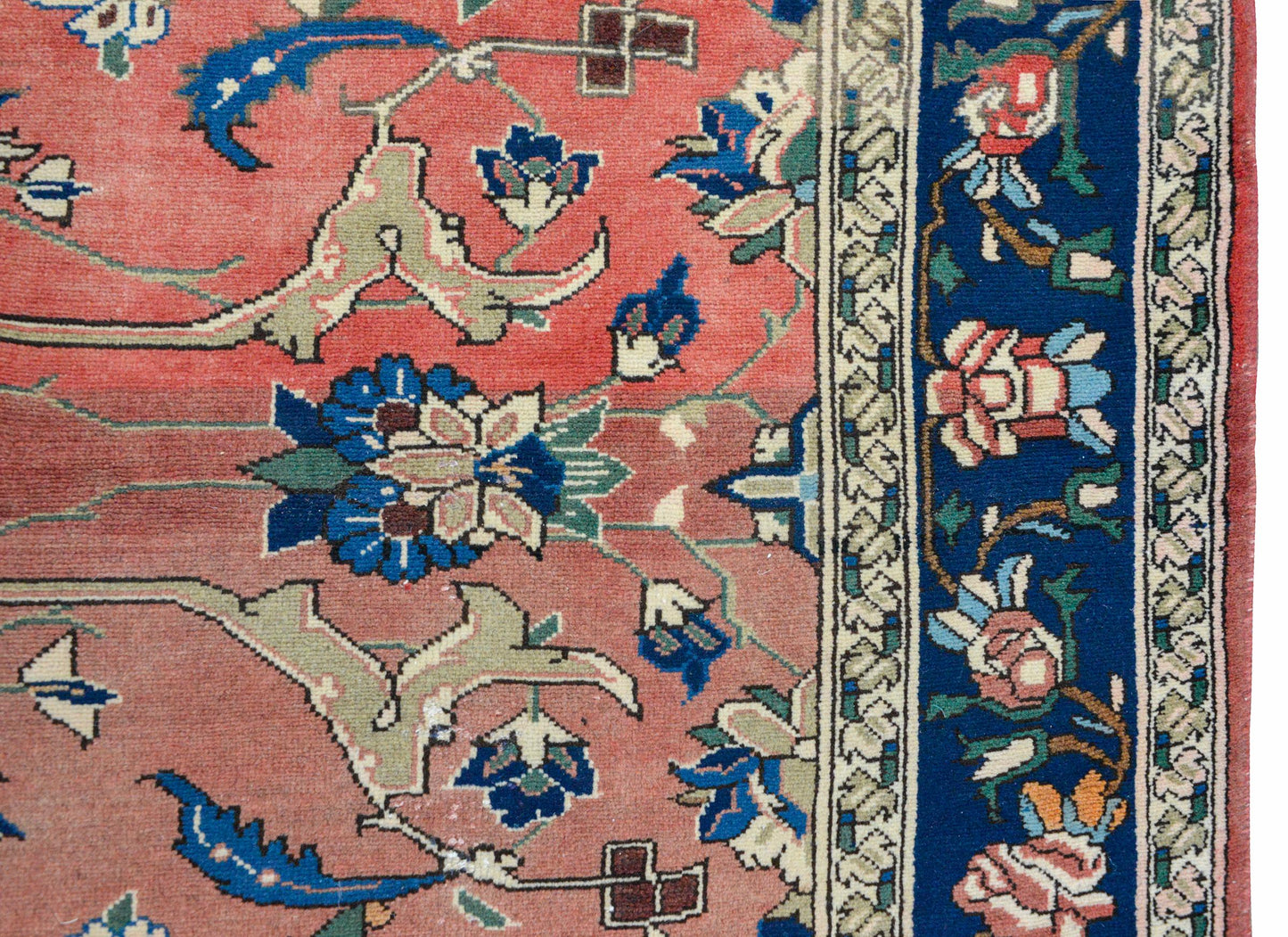 Outstanding Early 20th Century Lilihan Rug For Sale