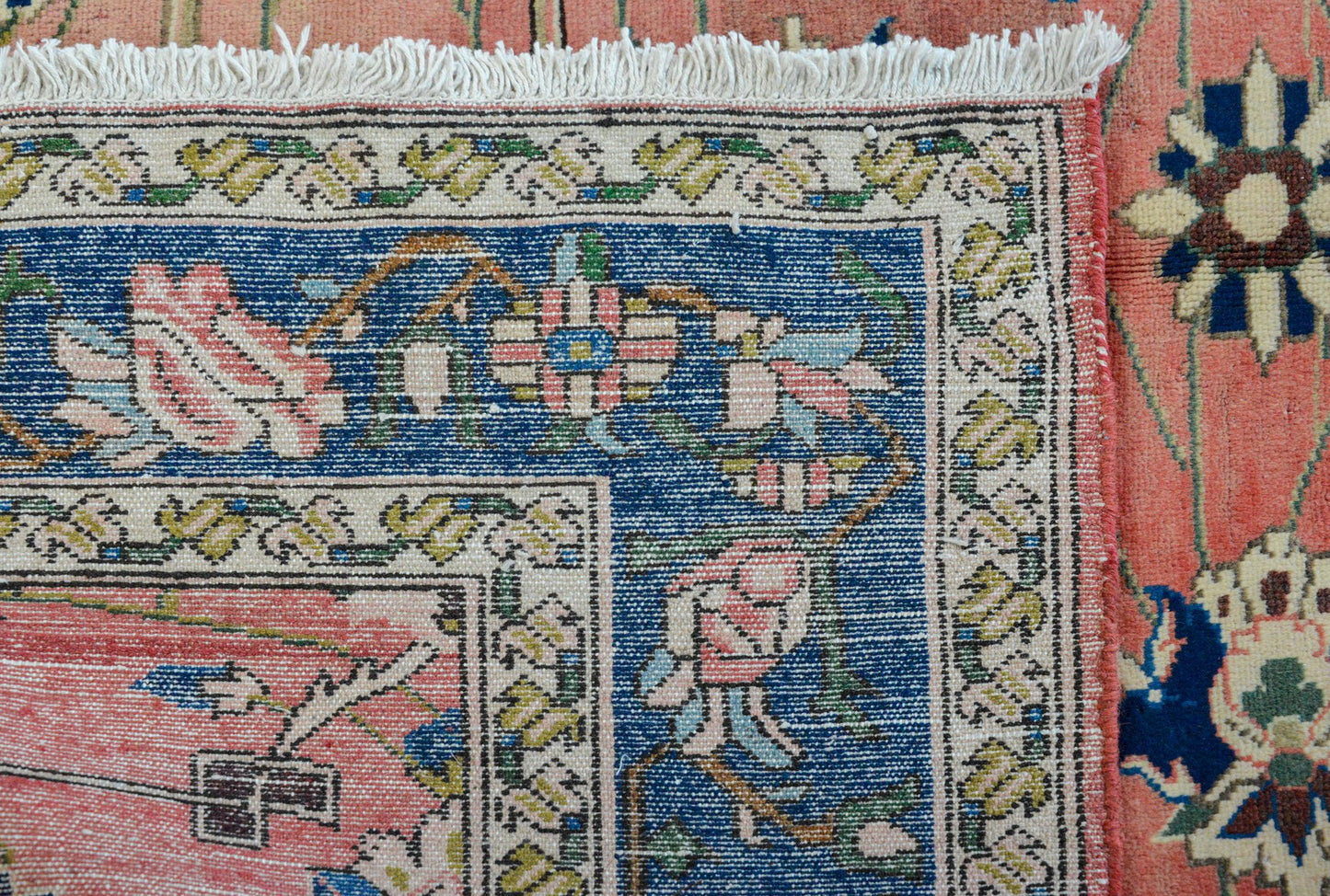 Outstanding Early 20th Century Lilihan Rug For Sale
