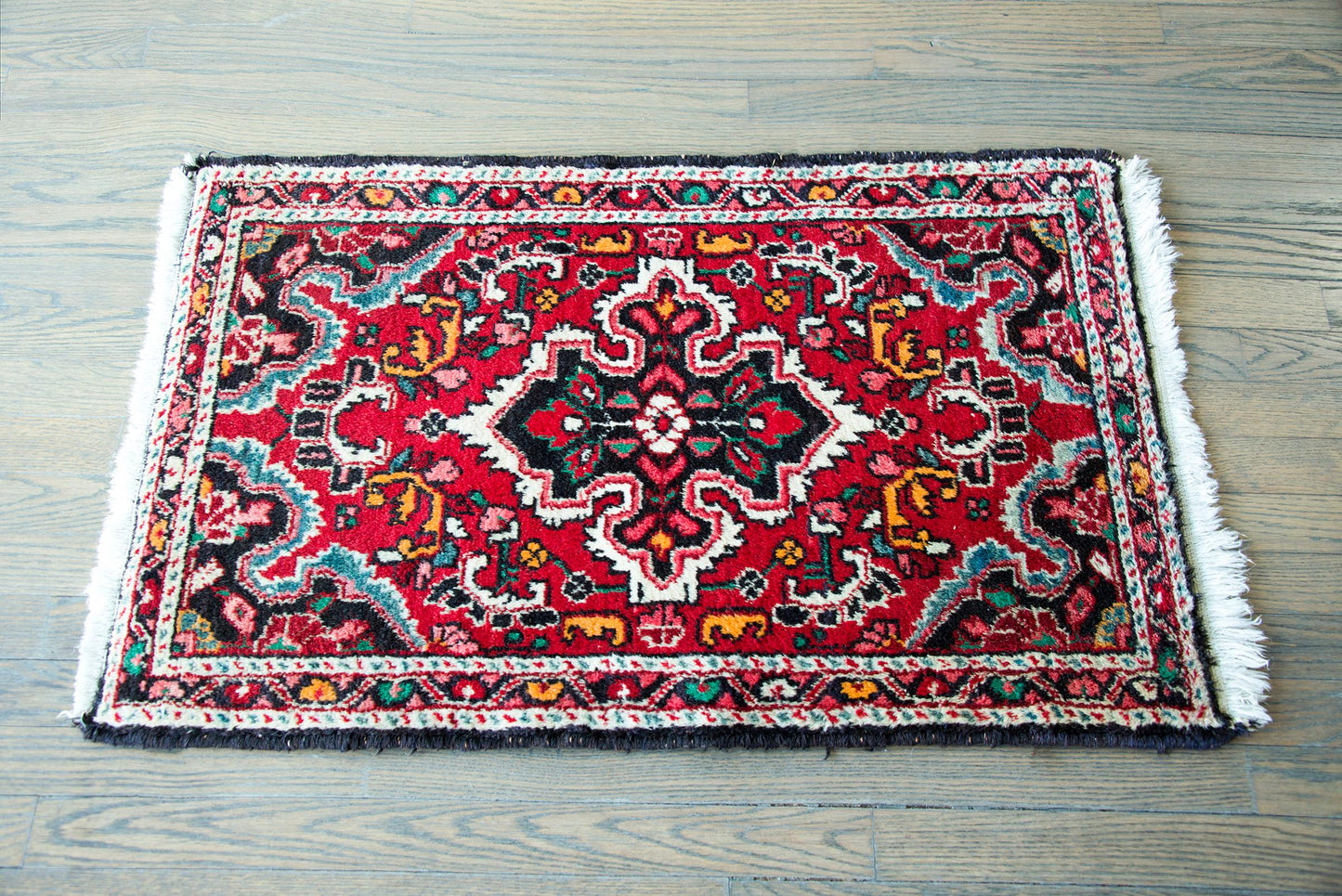 Early 20th Century Persian Hamadan Rug For Sale