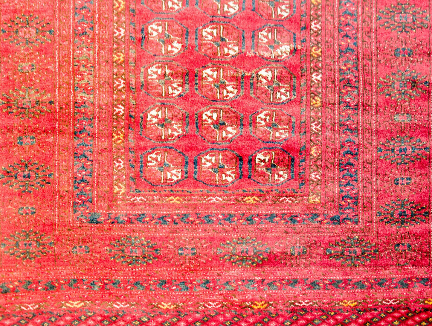 Gorgeous Mid-20th Century Turkmen Rug For Sale