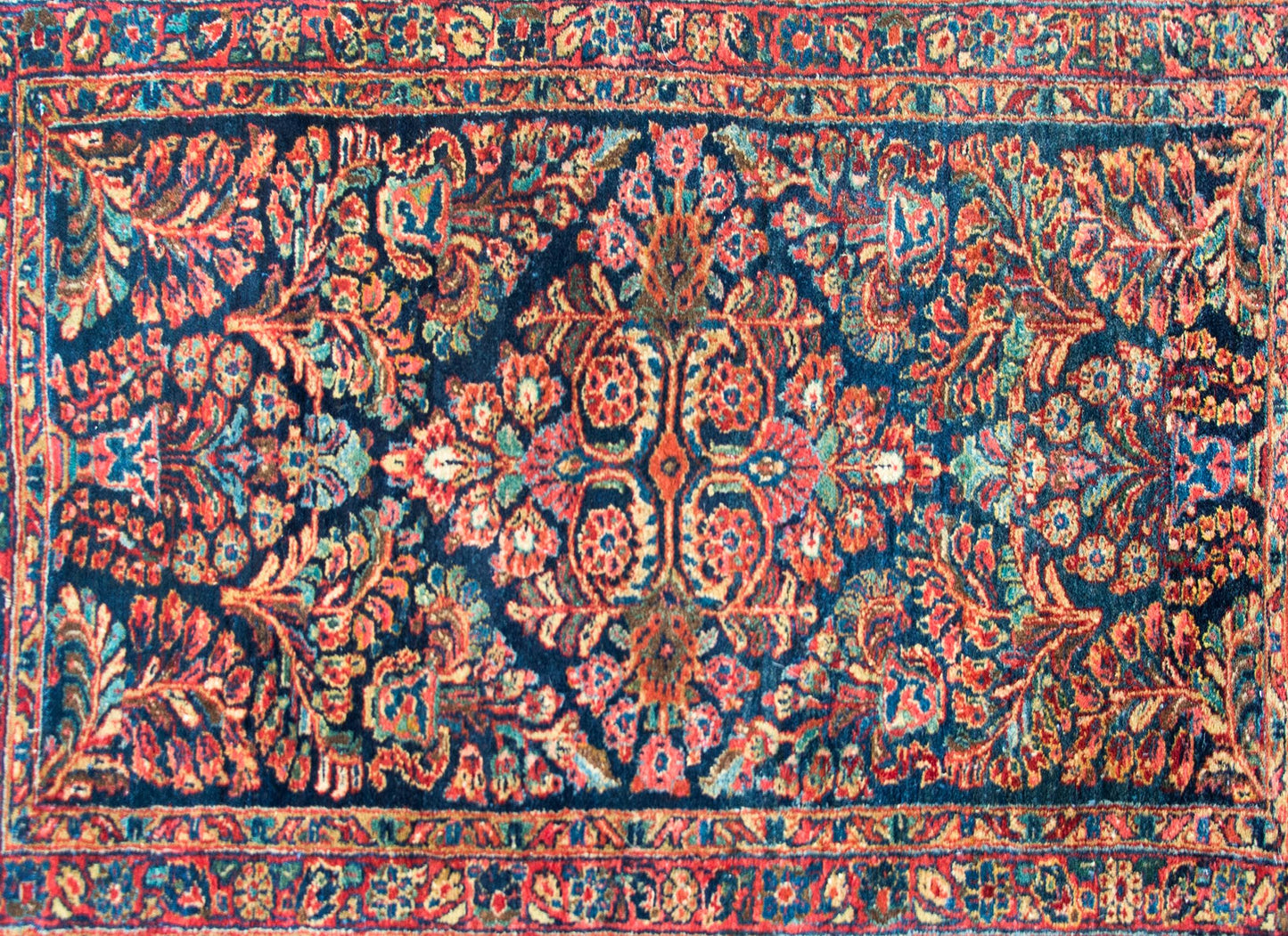Early 20th Century Persian Sarouk Rug For Sale