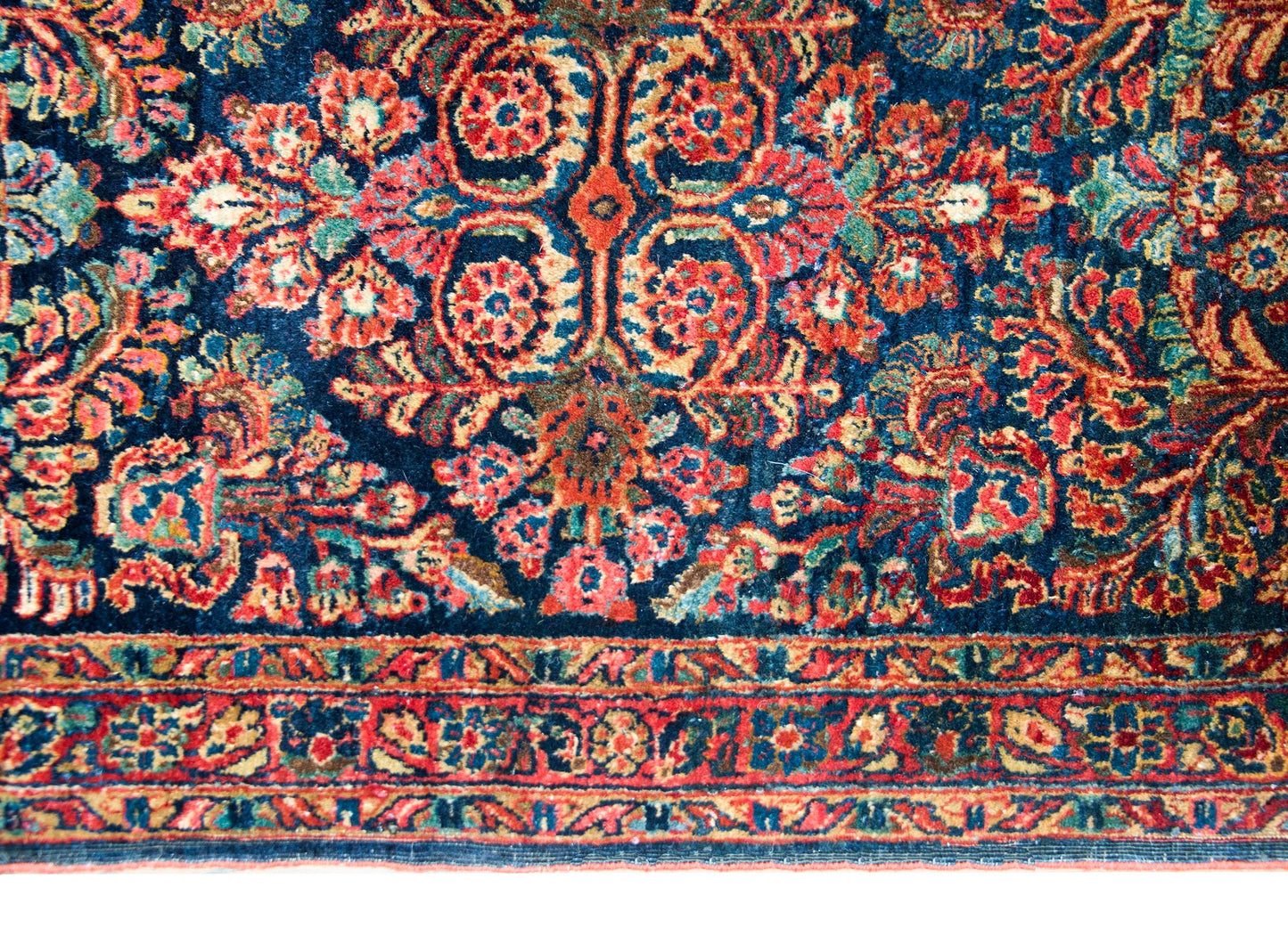 Early 20th Century Persian Sarouk Rug For Sale