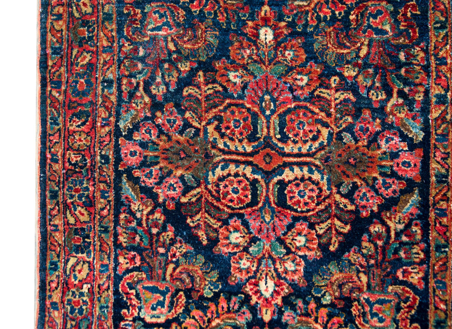 Early 20th Century Persian Sarouk Rug For Sale
