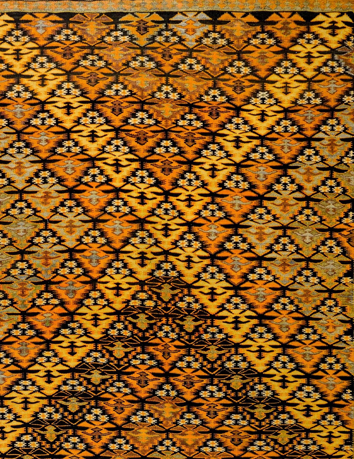 Mid-20th Century Qazvin Kilim Rug For Sale