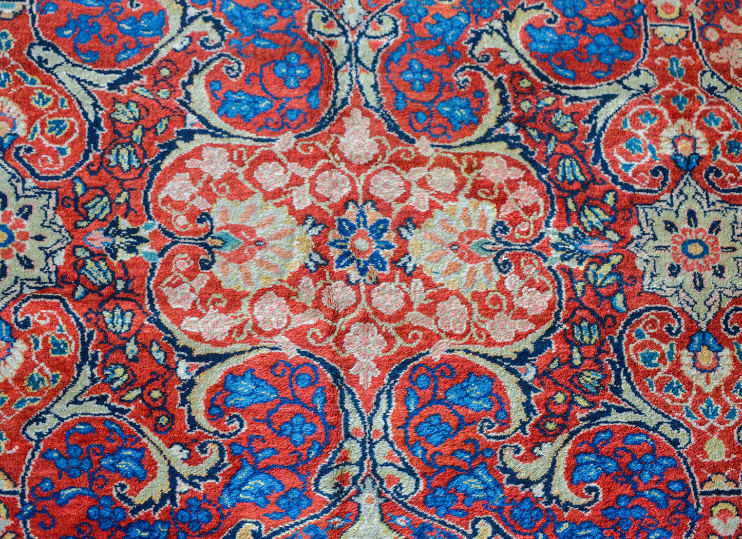 Early 20th Century Sarouk Mahal For Sale