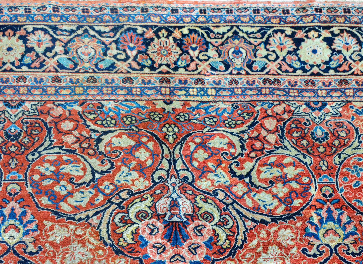 Early 20th Century Sarouk Mahal For Sale