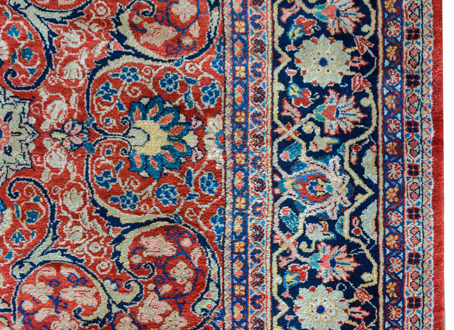 Early 20th Century Sarouk Mahal For Sale