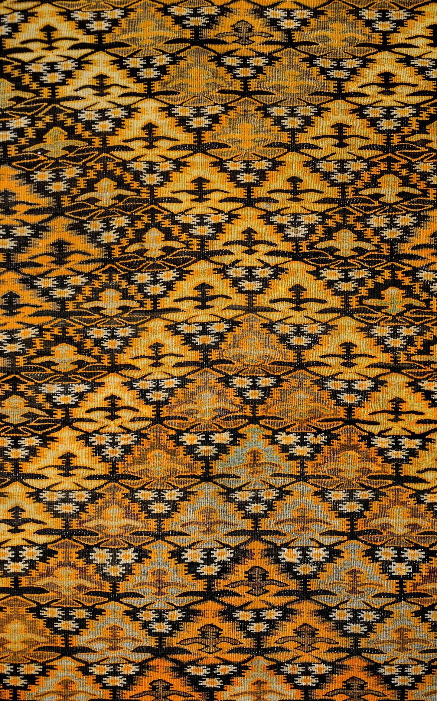 Mid-20th Century Qazvin Kilim Rug For Sale