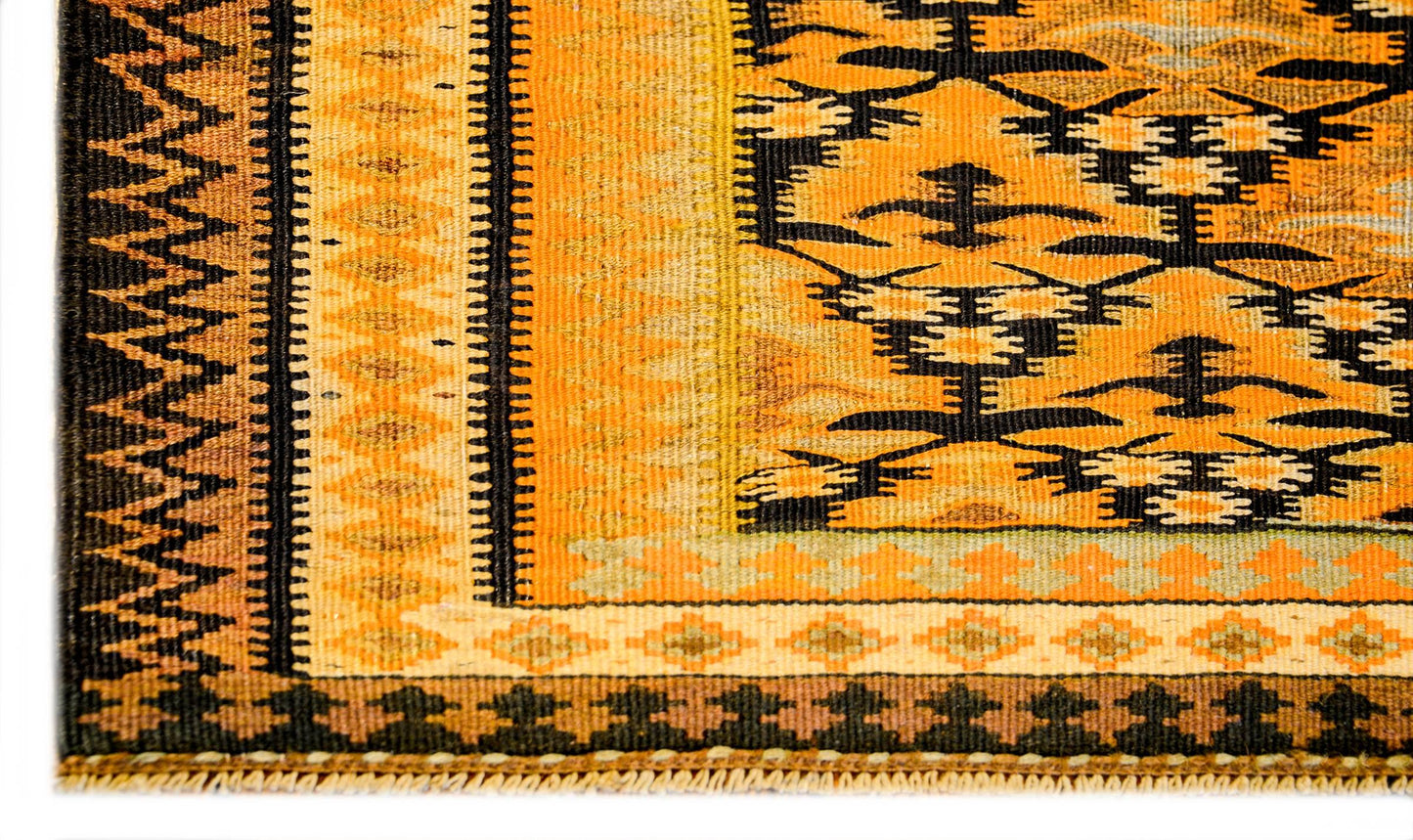 Mid-20th Century Qazvin Kilim Rug For Sale