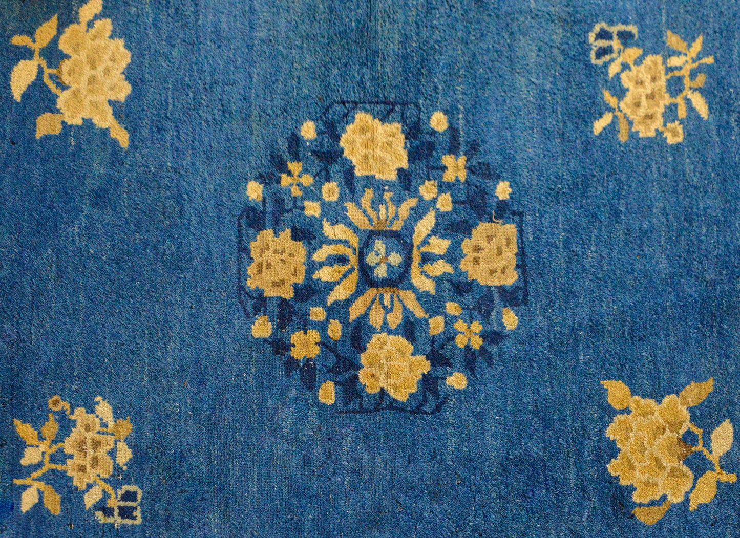 Early 20th Century Chinese Art Deco Rug For Sale