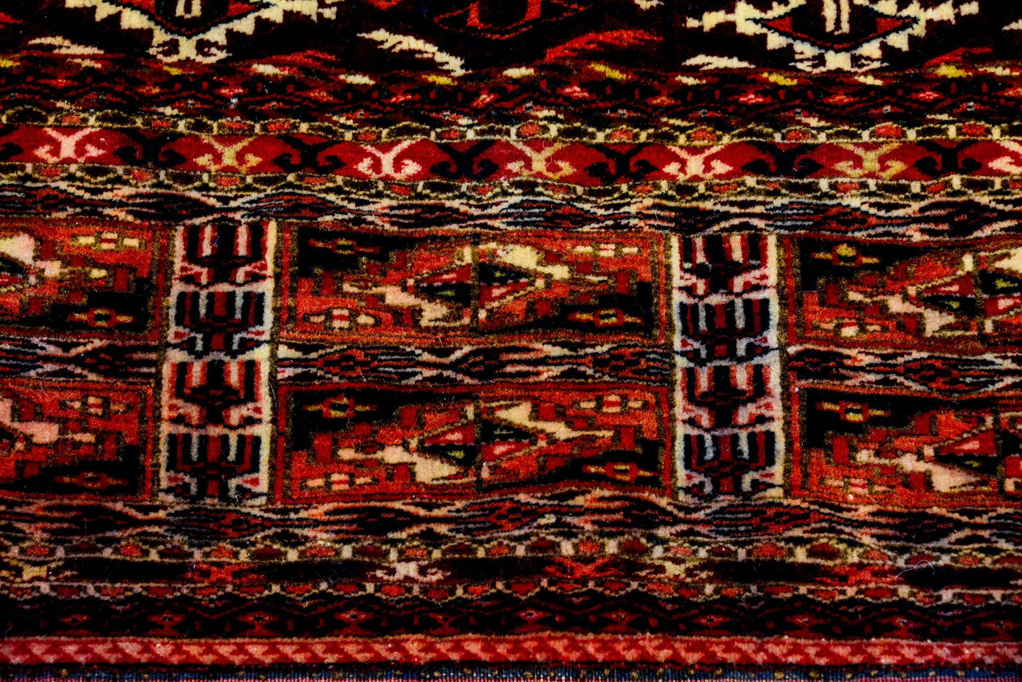 Early 20th Century Turkmen Facerug For Sale
