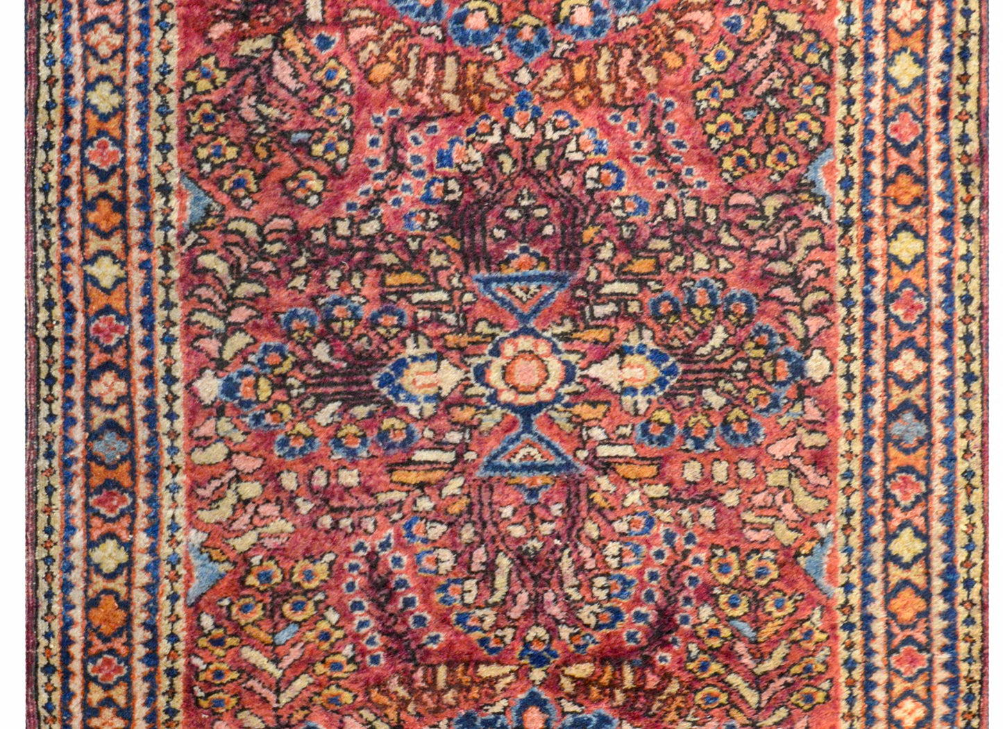 Traditional Early 20th Century Sarouk Rug For Sale