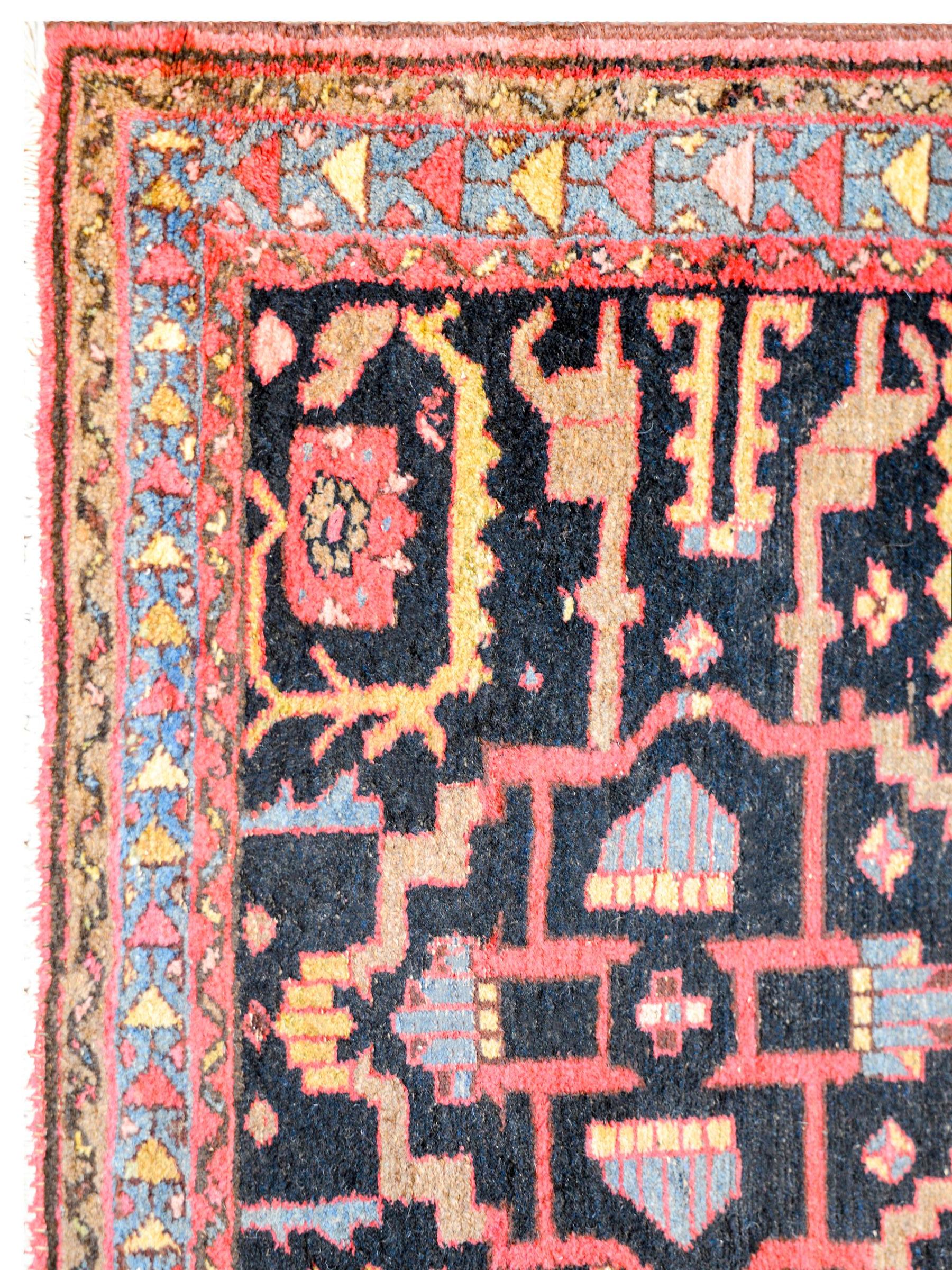 Early 20th Century Hamadan Rug For Sale