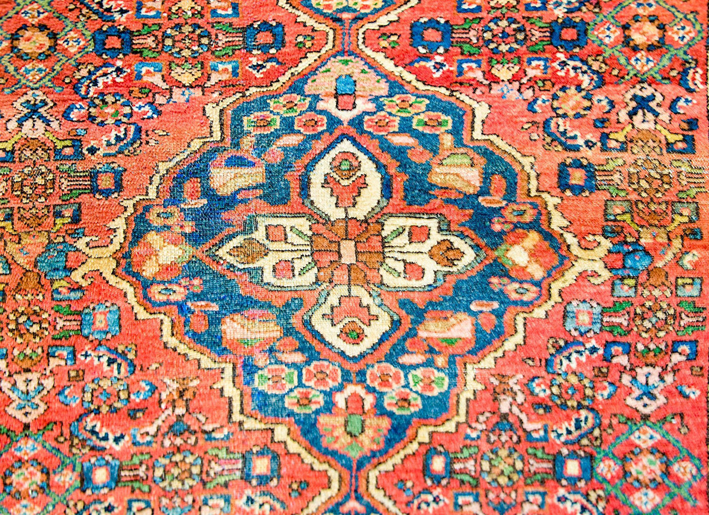 Beautiful Early 20th Century Malayer Rug For Sale