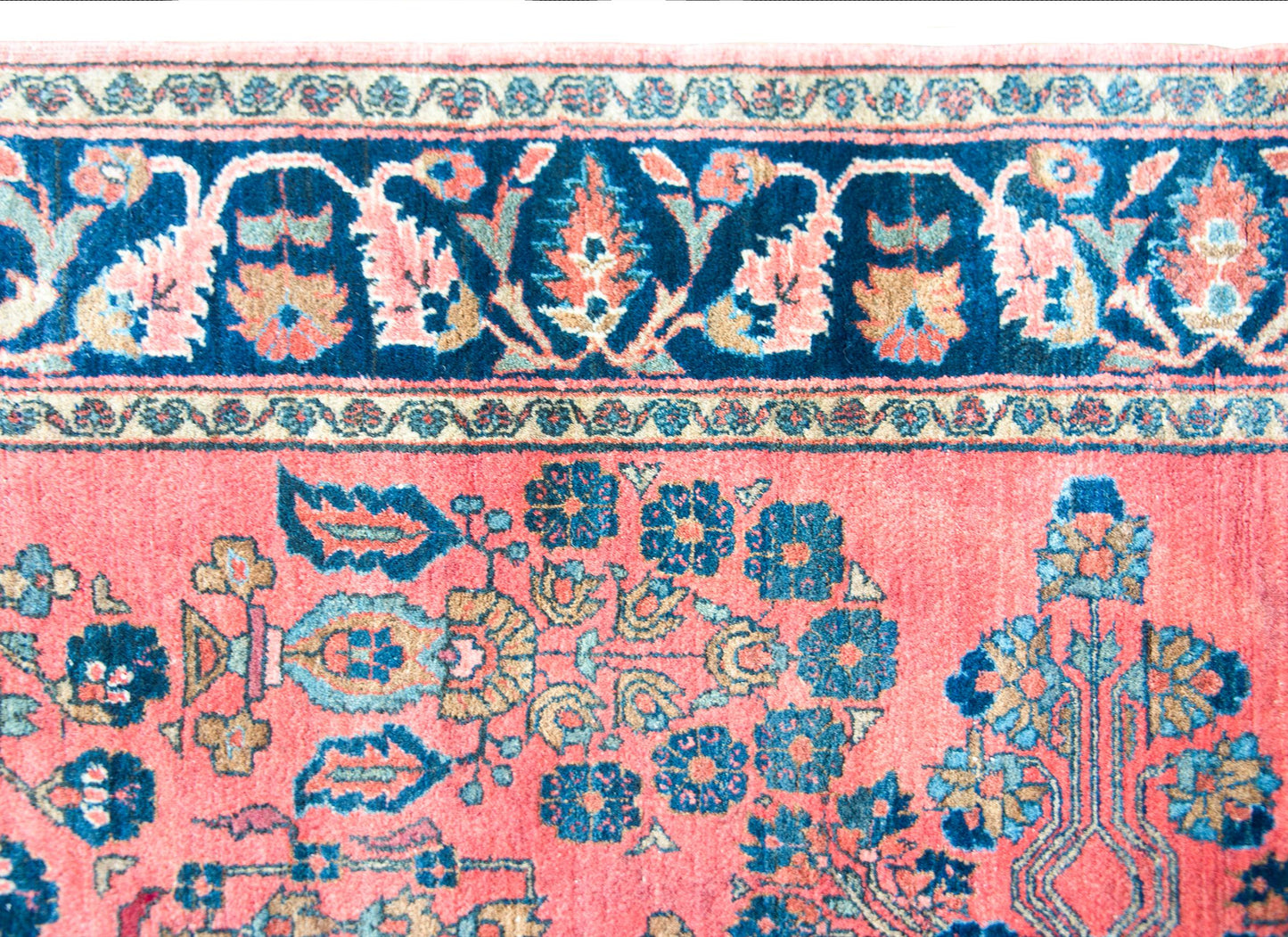Early 20th Century Persian Sarouk Rug For Sale