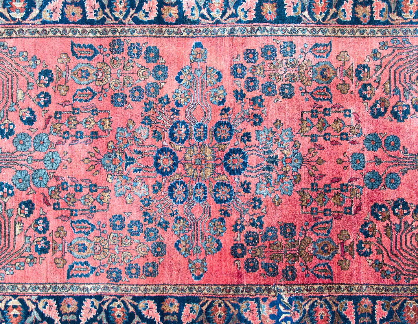 Early 20th Century Persian Sarouk Rug For Sale
