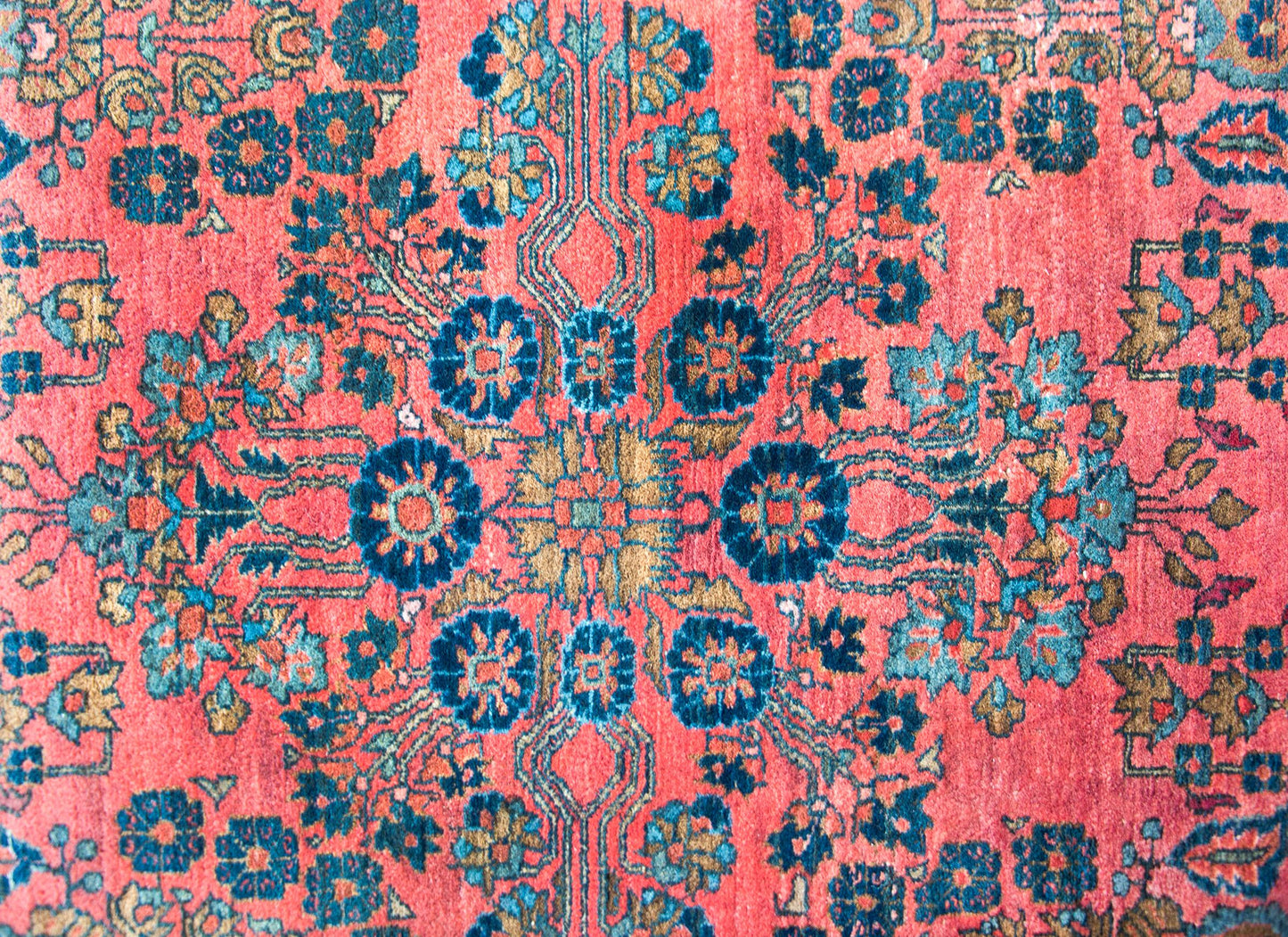 Early 20th Century Persian Sarouk Rug For Sale