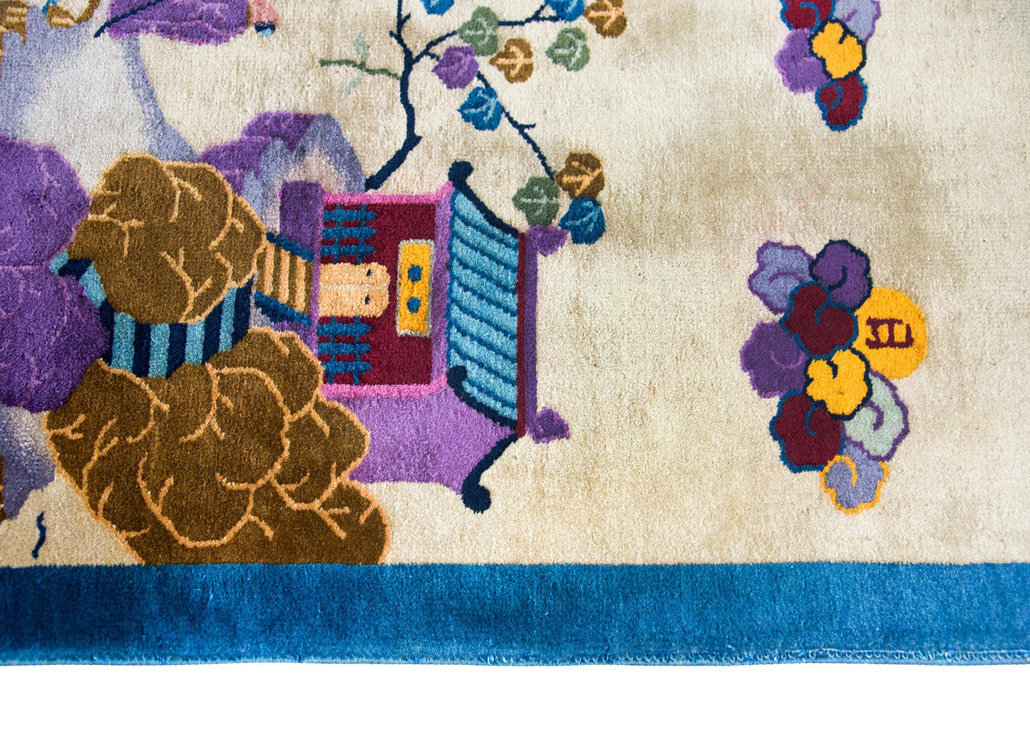 Early 20th Century Chinese Pictorial Art Deco Rug For Sale