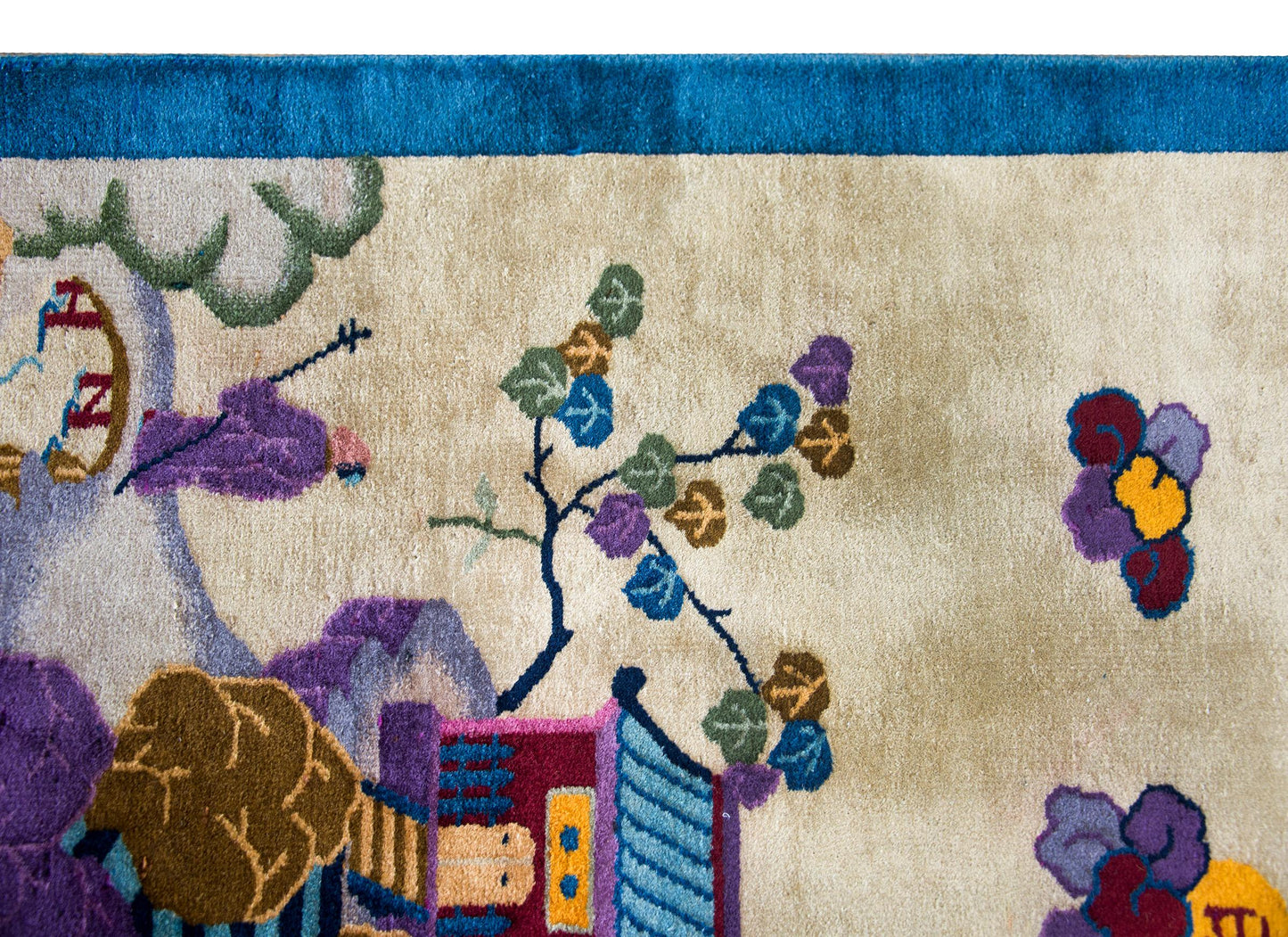 Early 20th Century Chinese Pictorial Art Deco Rug For Sale