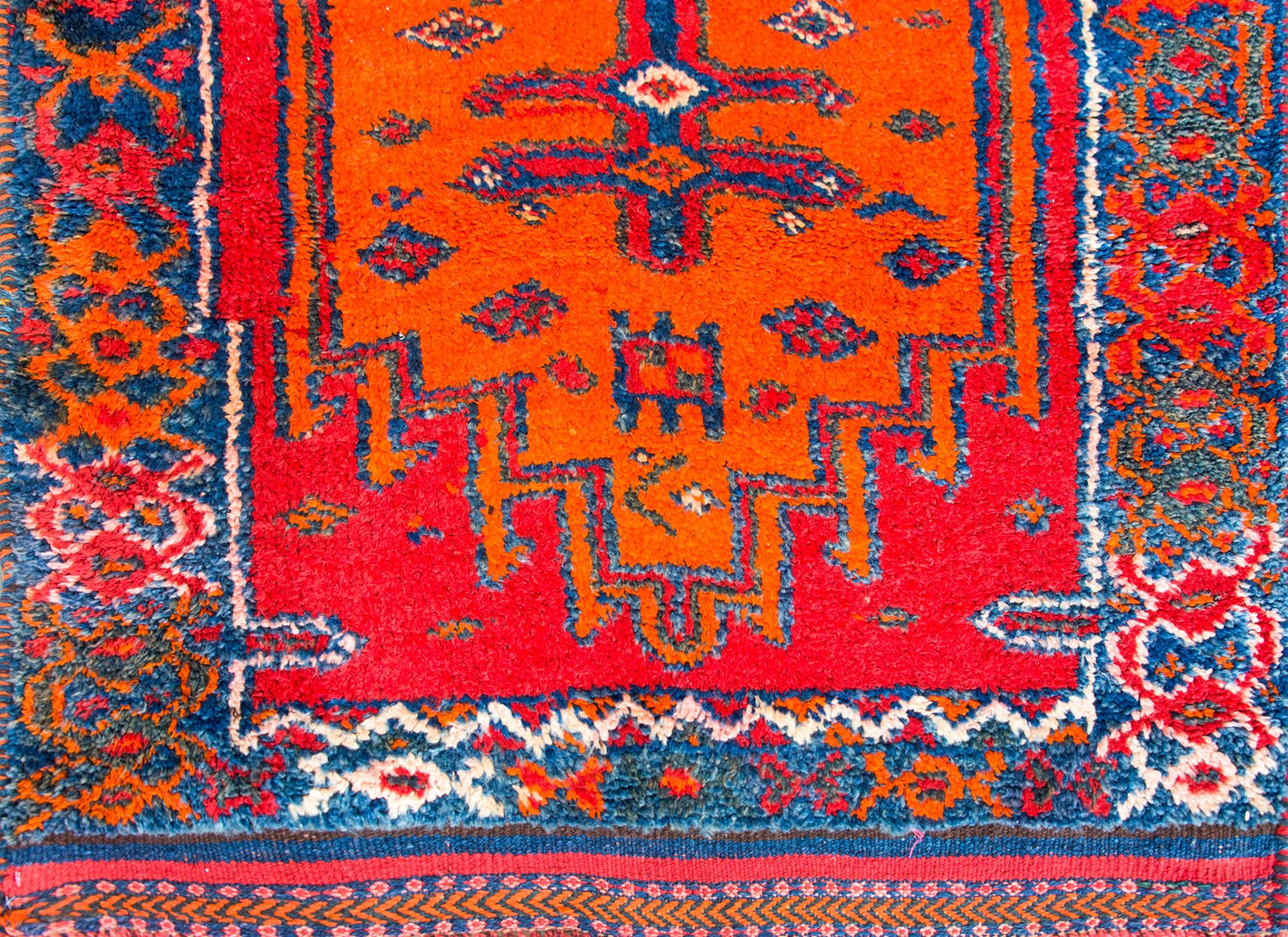 Mid-20th Century Turkish Oushak Rug For Sale