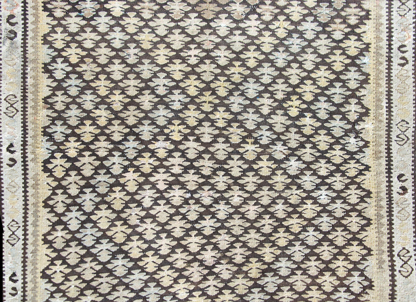 Early 20th Century Persian Qazvin Kilim Rug For Sale