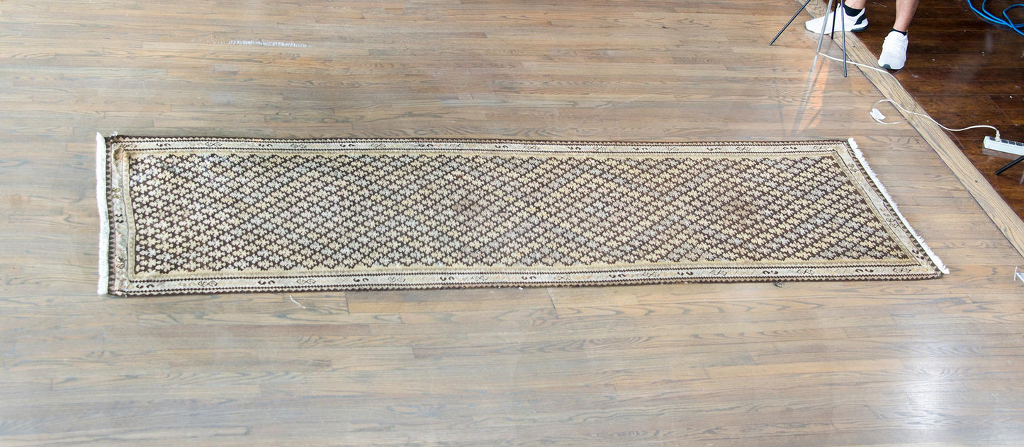 Early 20th Century Persian Qazvin Kilim Rug For Sale