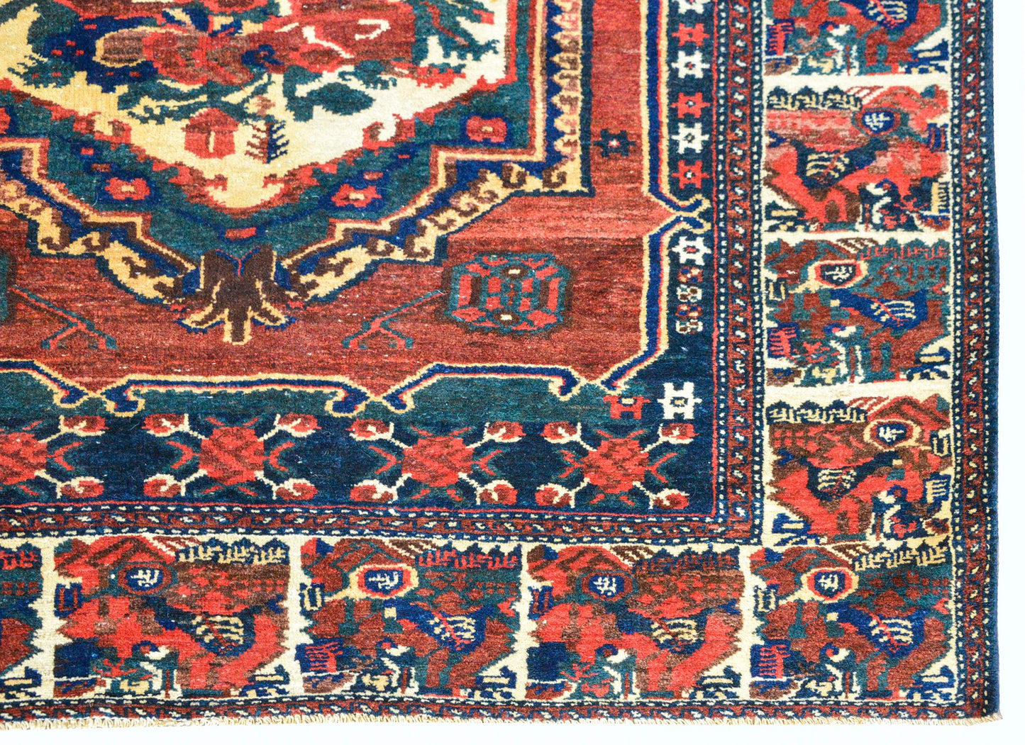 Early 20th Century Bakhtiari Rug For Sale