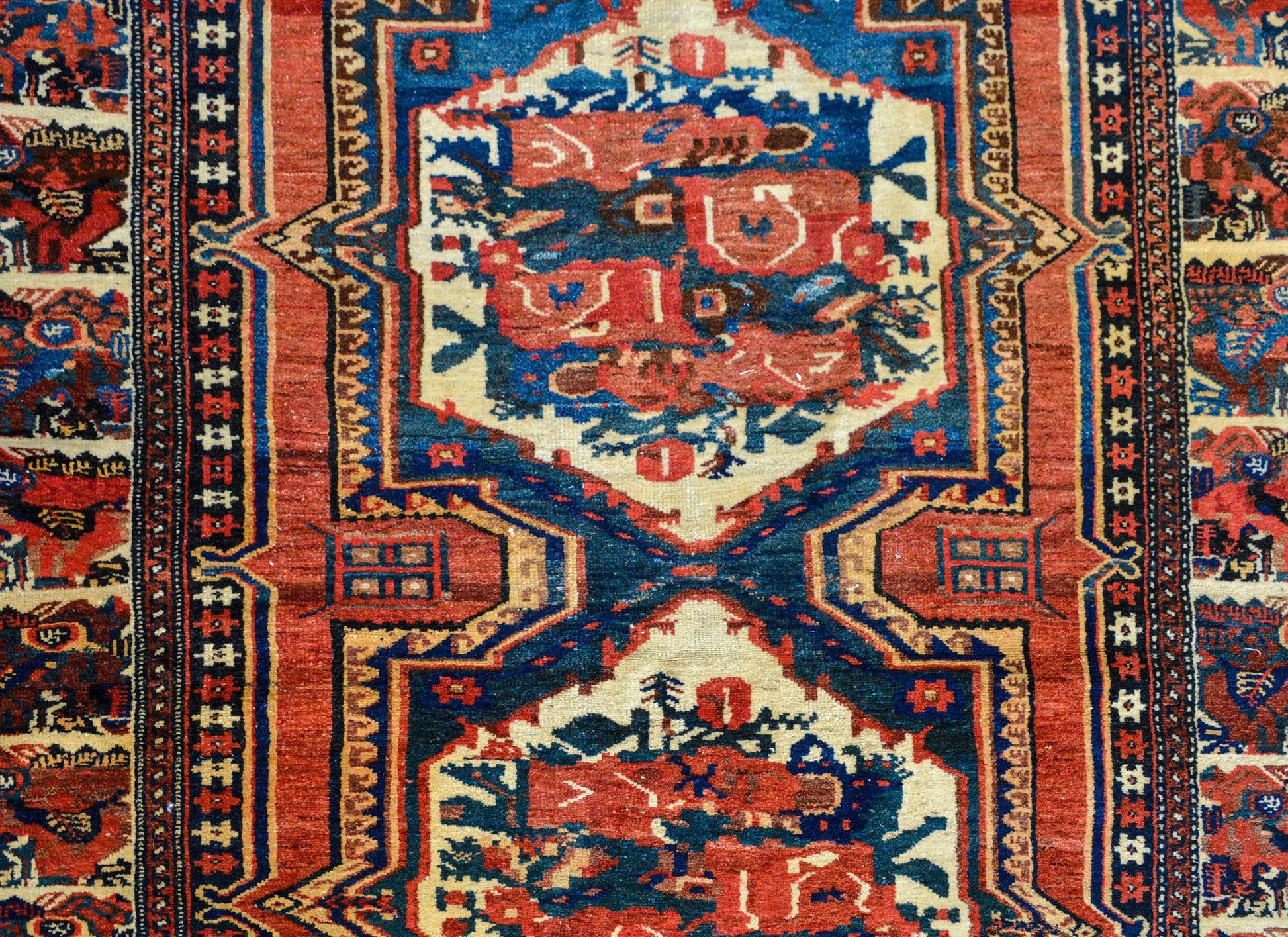 Early 20th Century Bakhtiari Rug For Sale