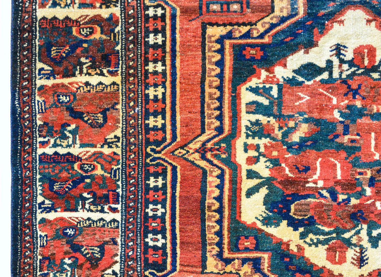 Early 20th Century Bakhtiari Rug For Sale