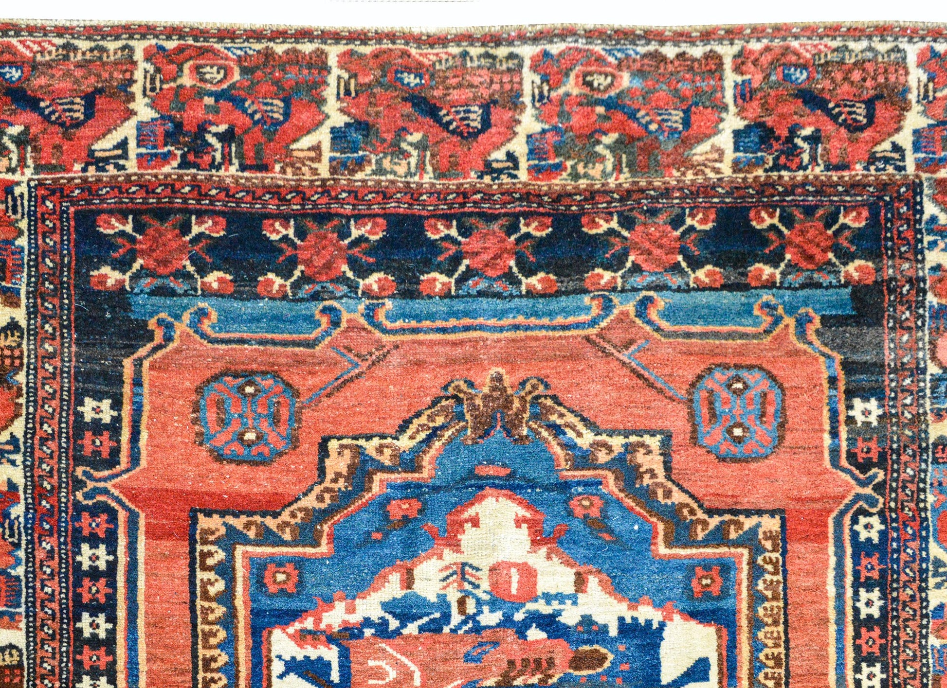 Early 20th Century Bakhtiari Rug For Sale