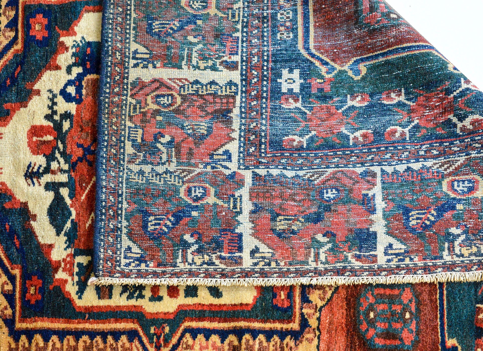 Early 20th Century Bakhtiari Rug For Sale