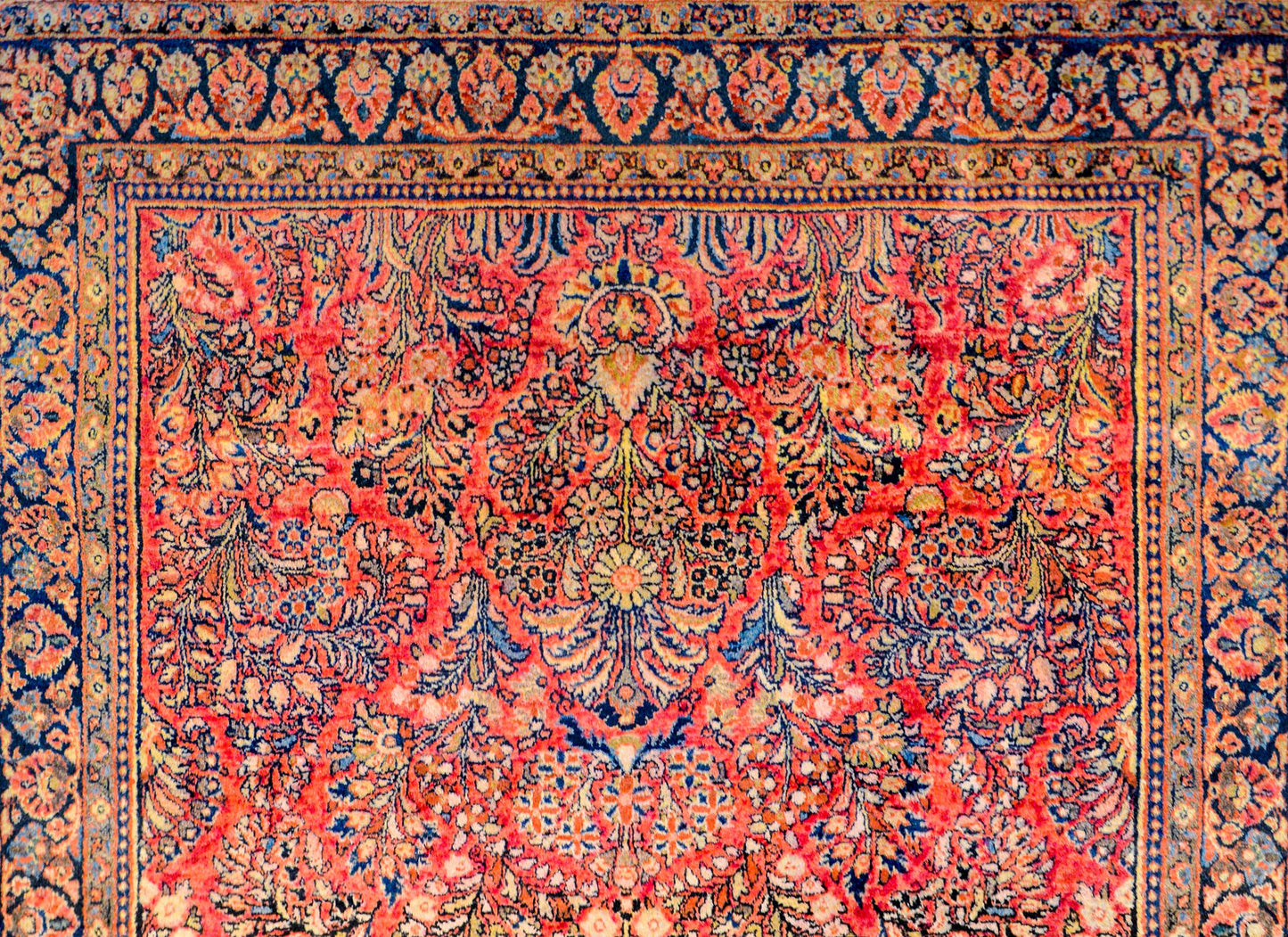 Gorgeous Early 20th Century Sarouk Rug For Sale