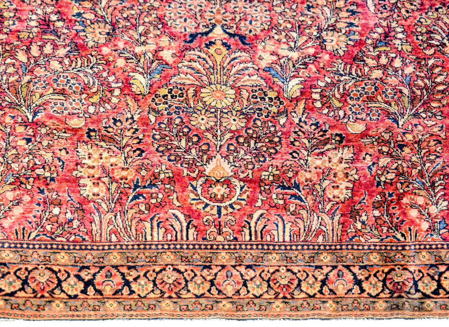Gorgeous Early 20th Century Sarouk Rug For Sale